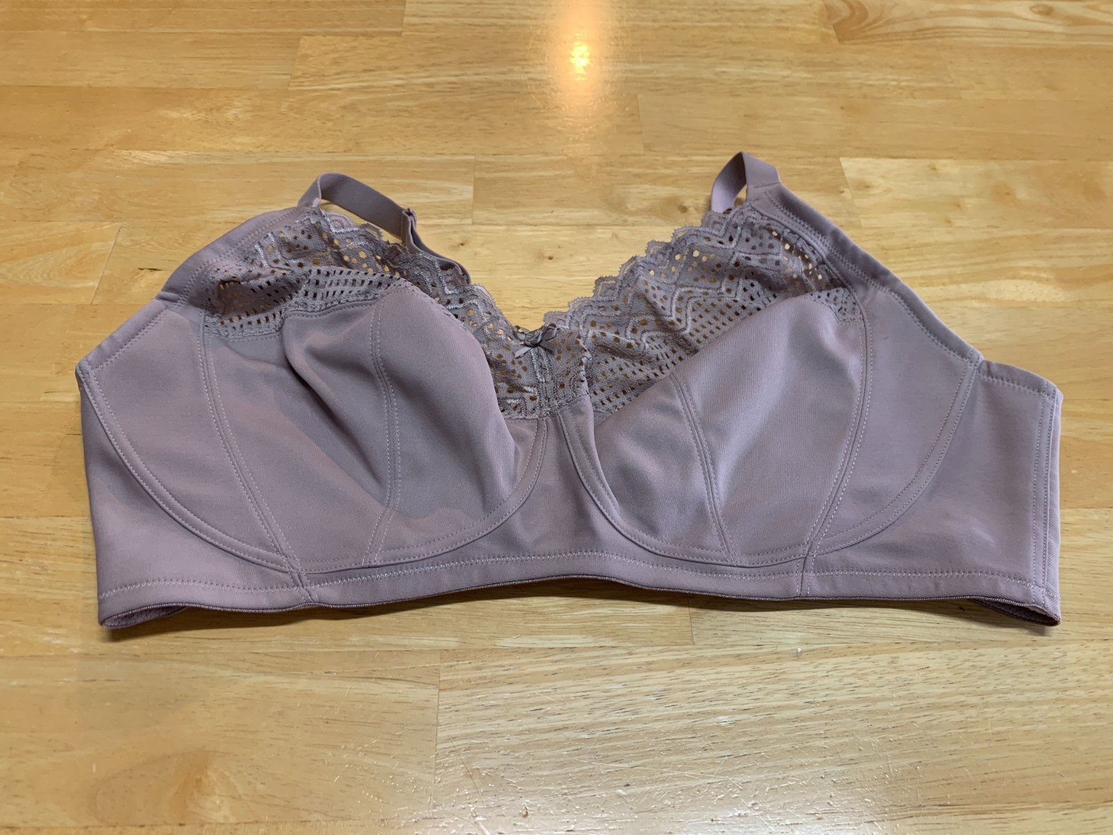 Glamorise ComfortLift Wire‑Free Bra • Full Coverage • Soft Lace • Support • 40F