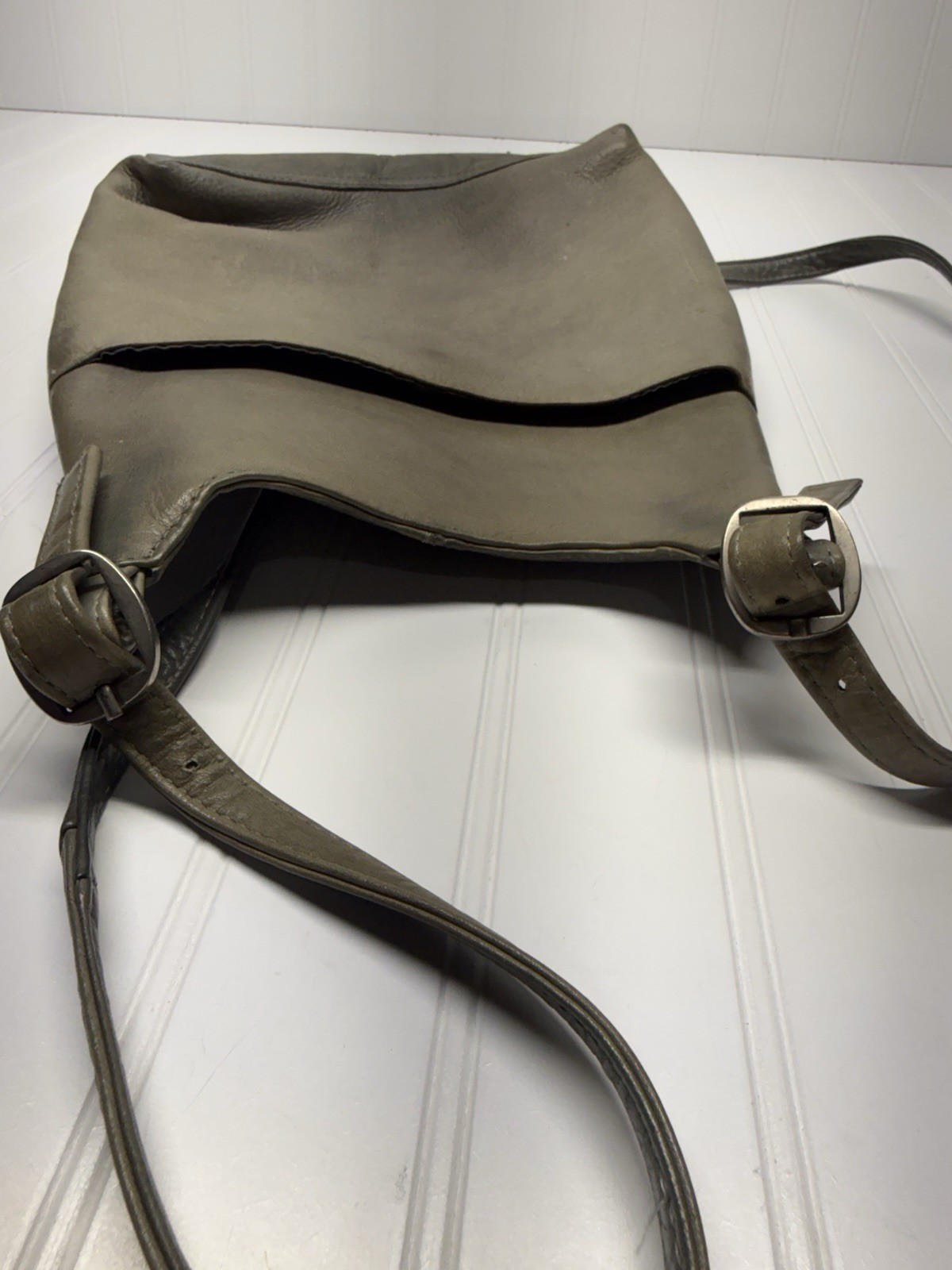 Le Donne Leather Collection Slim Sling Backpack Gray Olive Vaquetta Top Grain