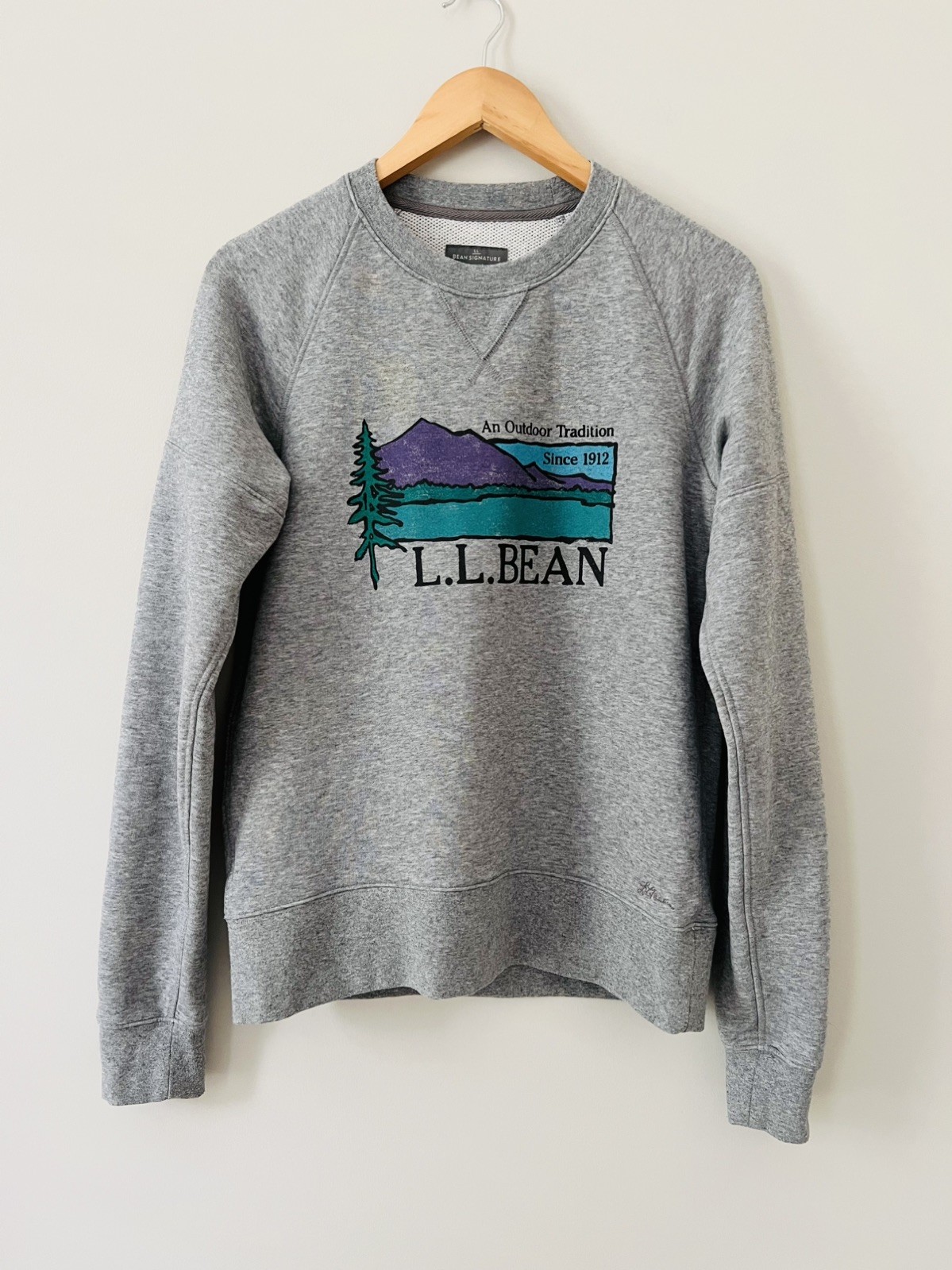 LL Bean Signature Line Crewneck Sweatshirt Unisex S Slim Fit Gray 1912 Graphic
