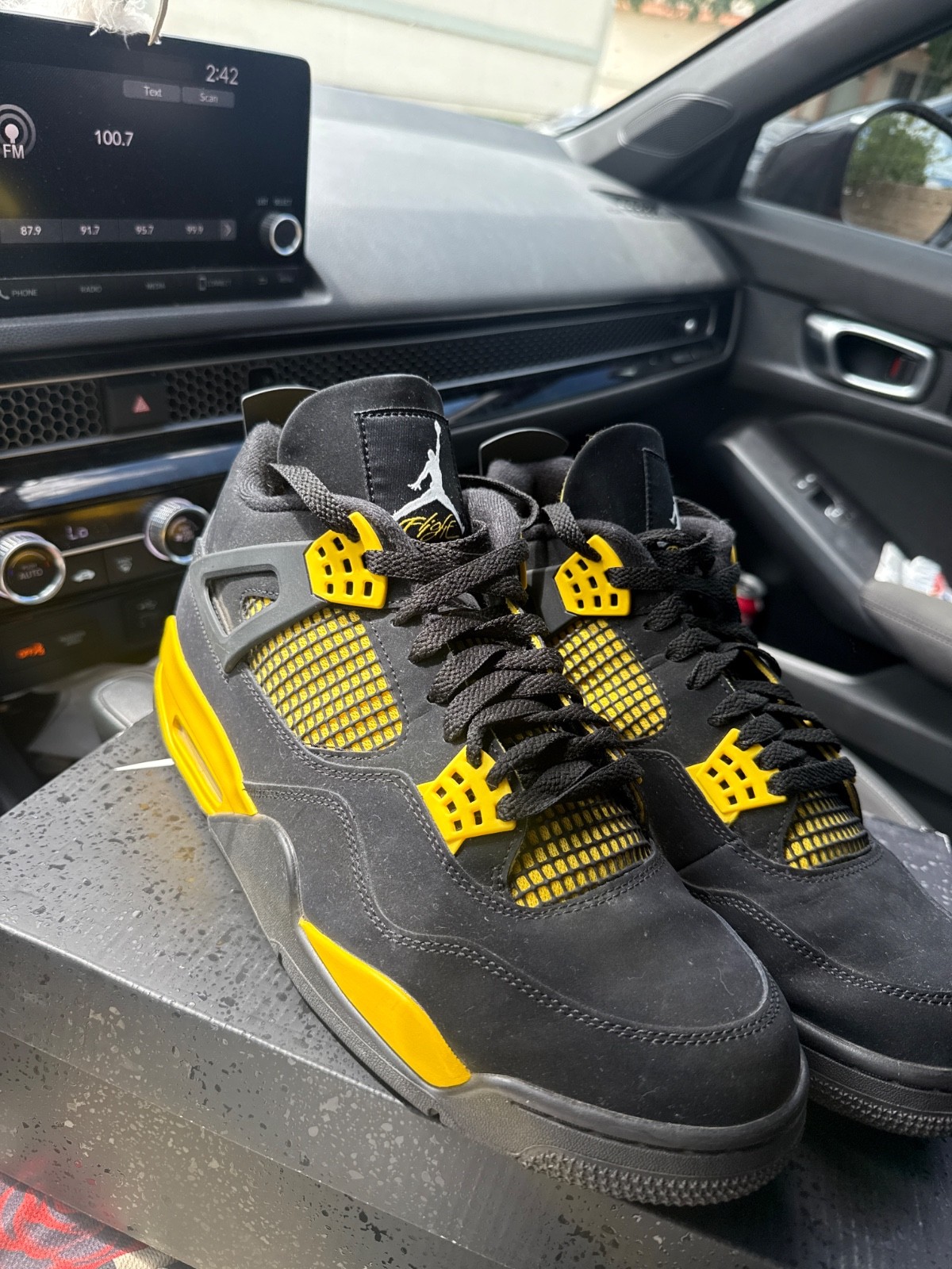 jordans 4 thunders size 12