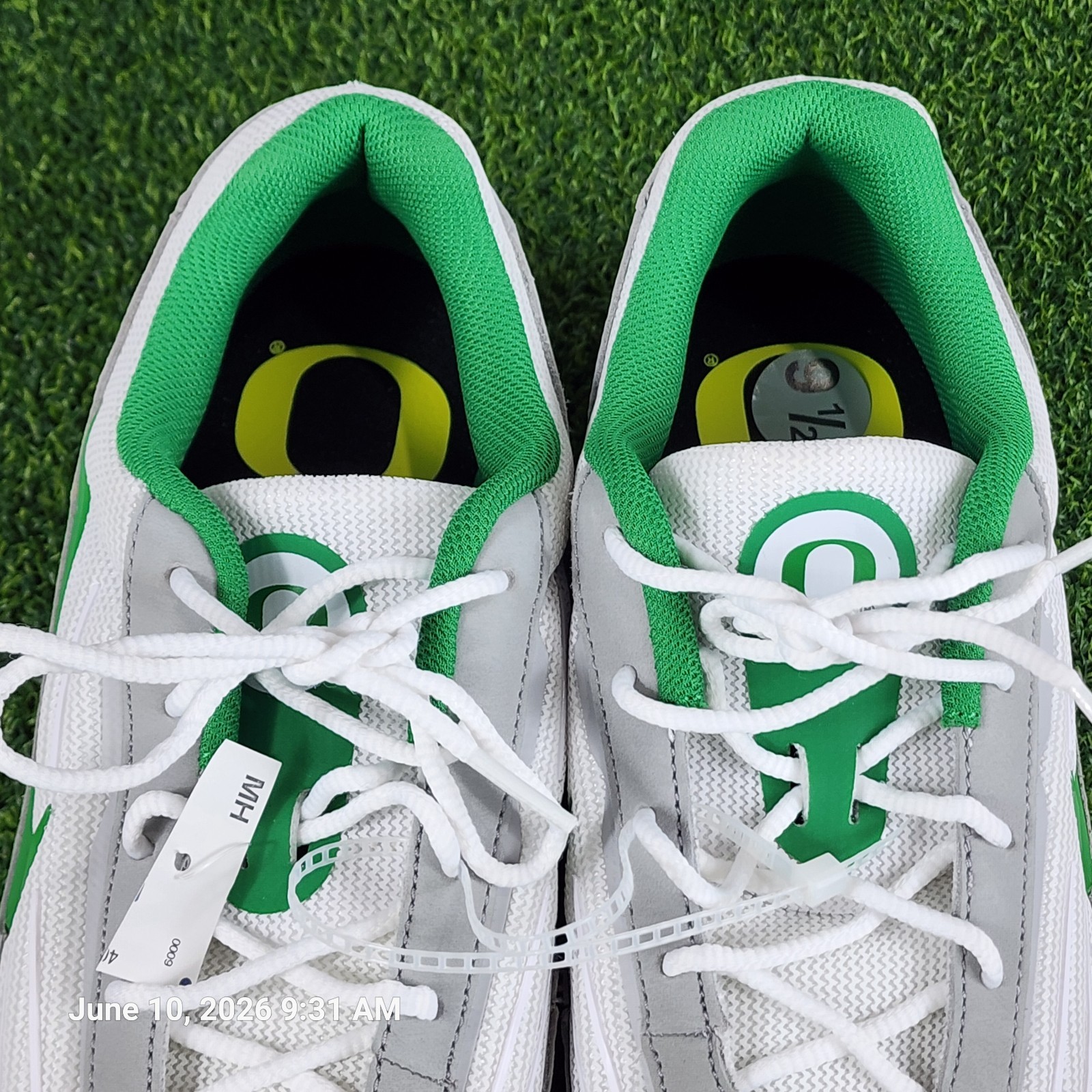 Nike Air Max Verse Oregon Ducks White/Apple Green IB3224-100 Mens Size 9.5 NCAA