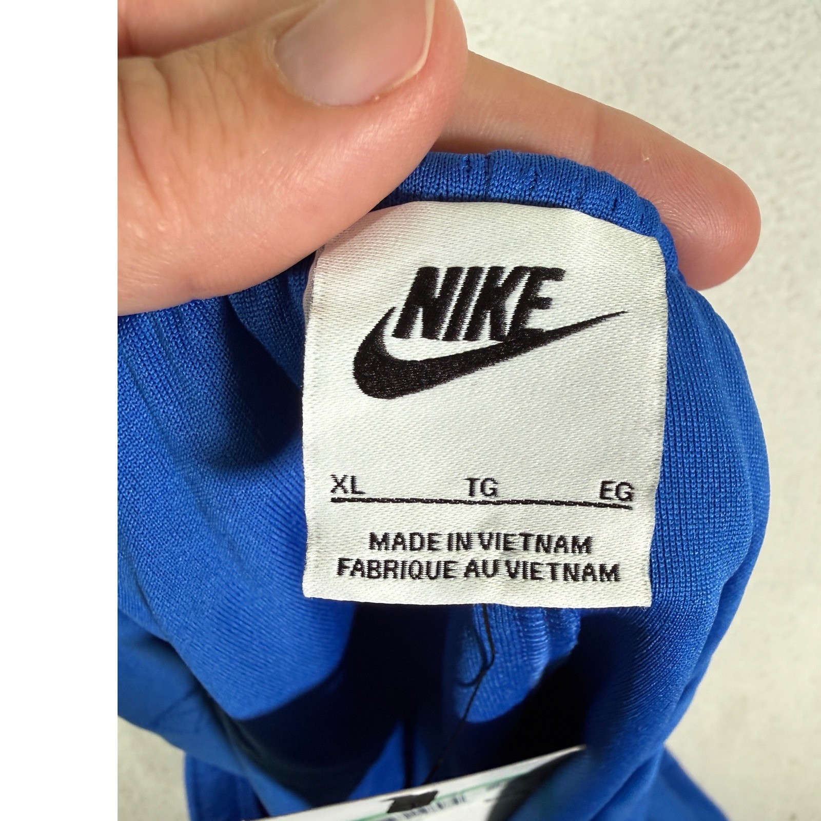 Nike Mens Sportswear Mesh Shorts Royal Blue Above Knee FN3514-480 XL NWT