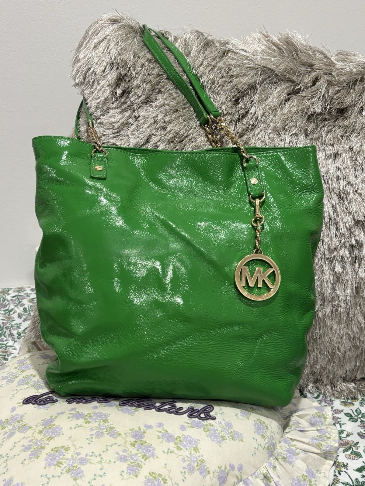 Michael Kors Jet Set Tote Bag bright green patent leather gold chain accents