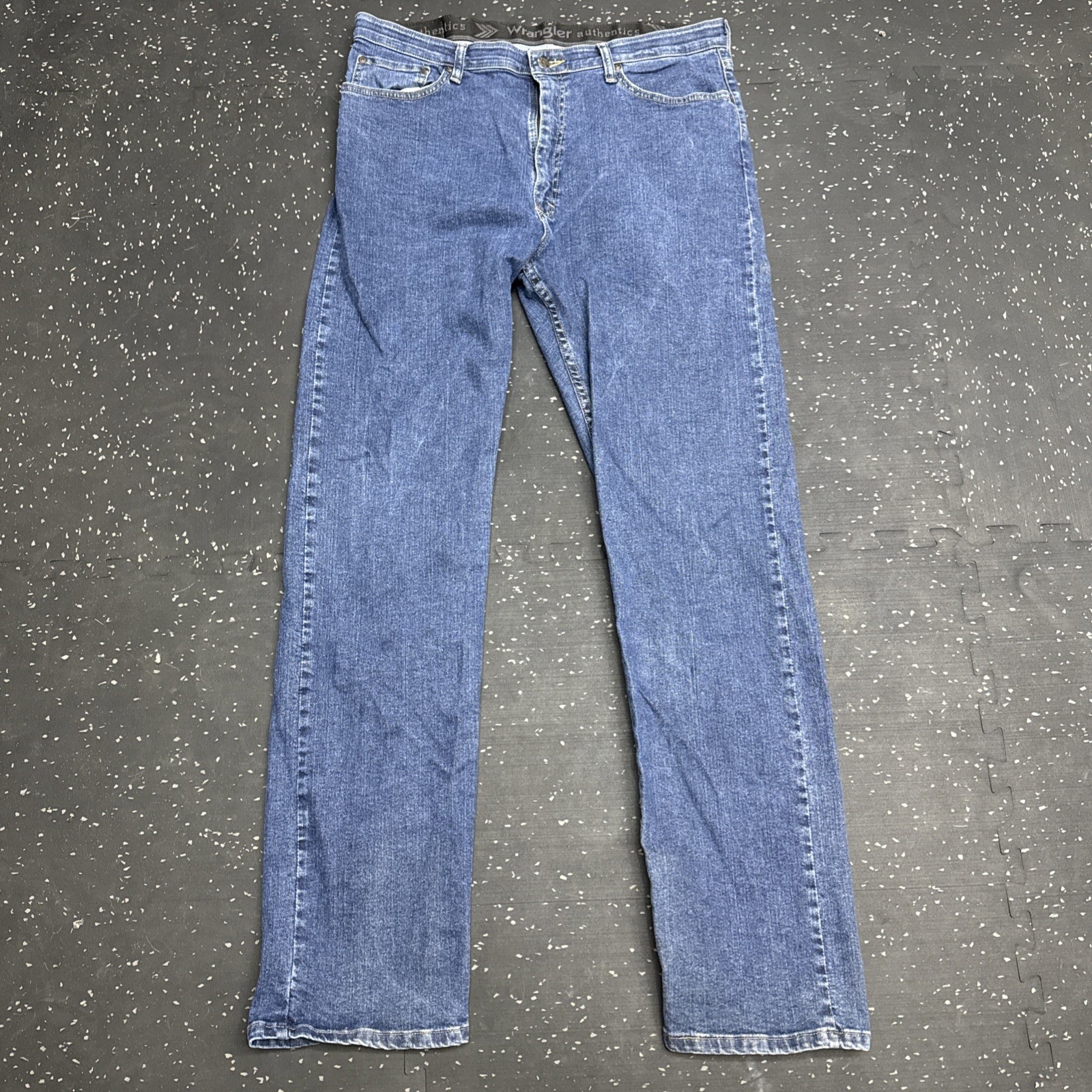 Wrangler Authentic’s Mens Jeans 36×34 Medium wash