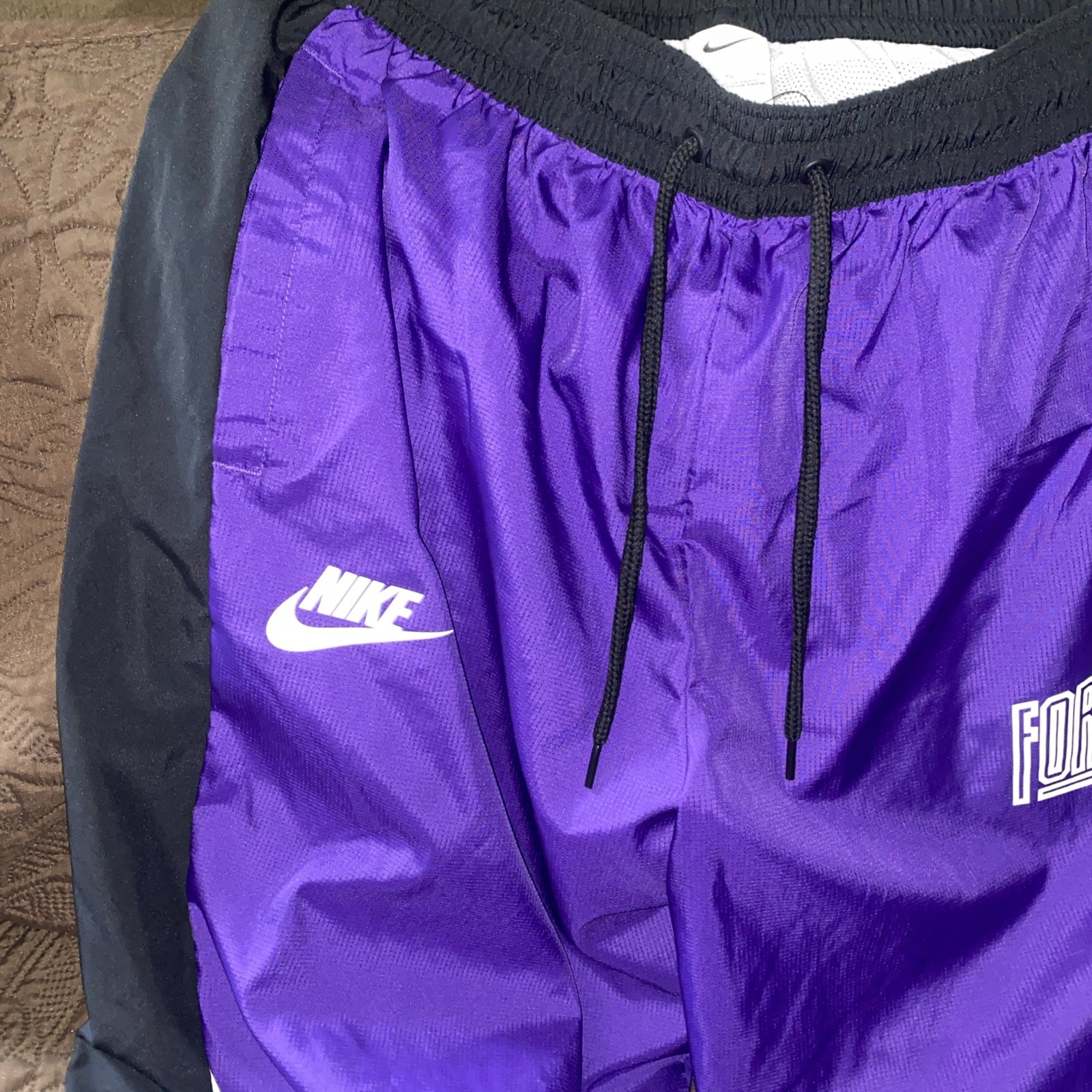 Nike Force Windbreaker Jogging Pants Size Extra Large Purple Black And White