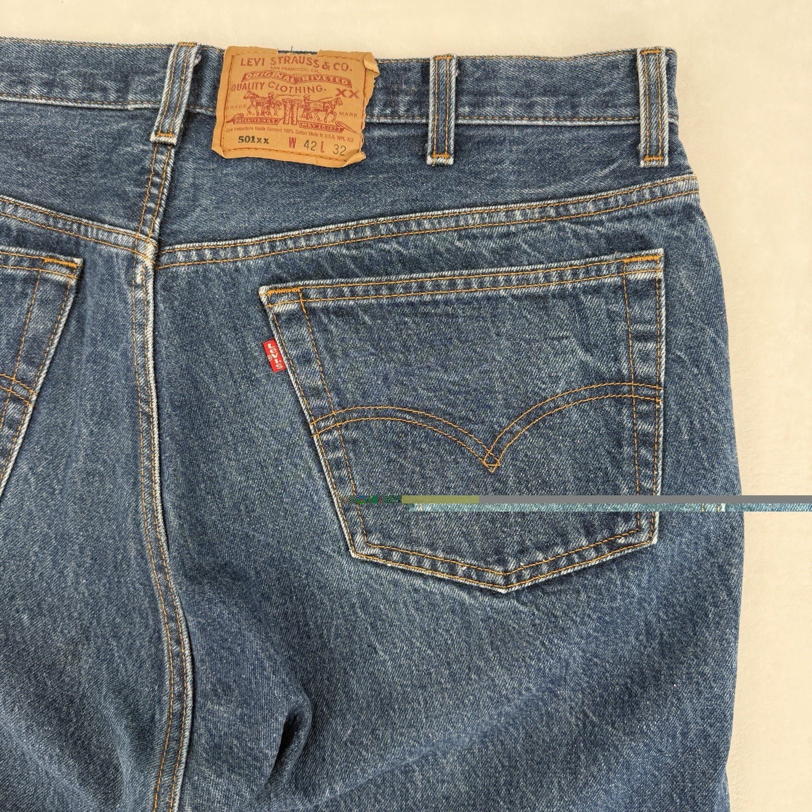 Levi’s 501xx Men’s Blue Medium Wash Denim Straight Jeans Mid Rise Button Fly 90s