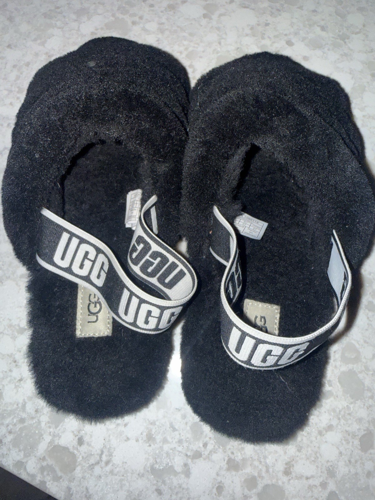 UGG Fluff Yeah Women’s Black Faux Fur Slide Slippers Logo Strap US 10