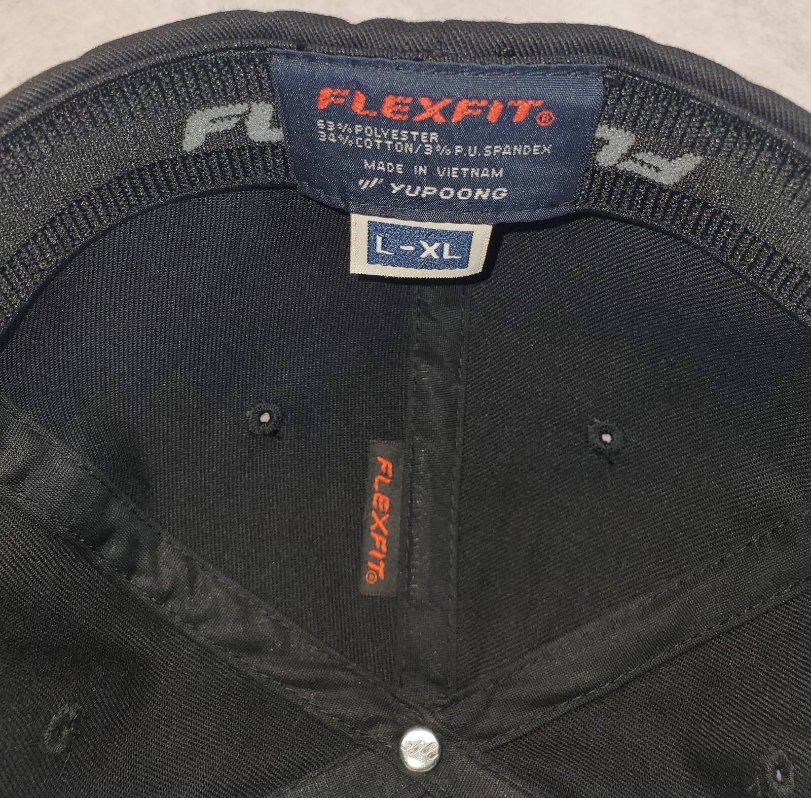 WAYLON JENNINGS Patch Flexfit Hat / Black – L/XL 7 1/8″ – 7 5/8″