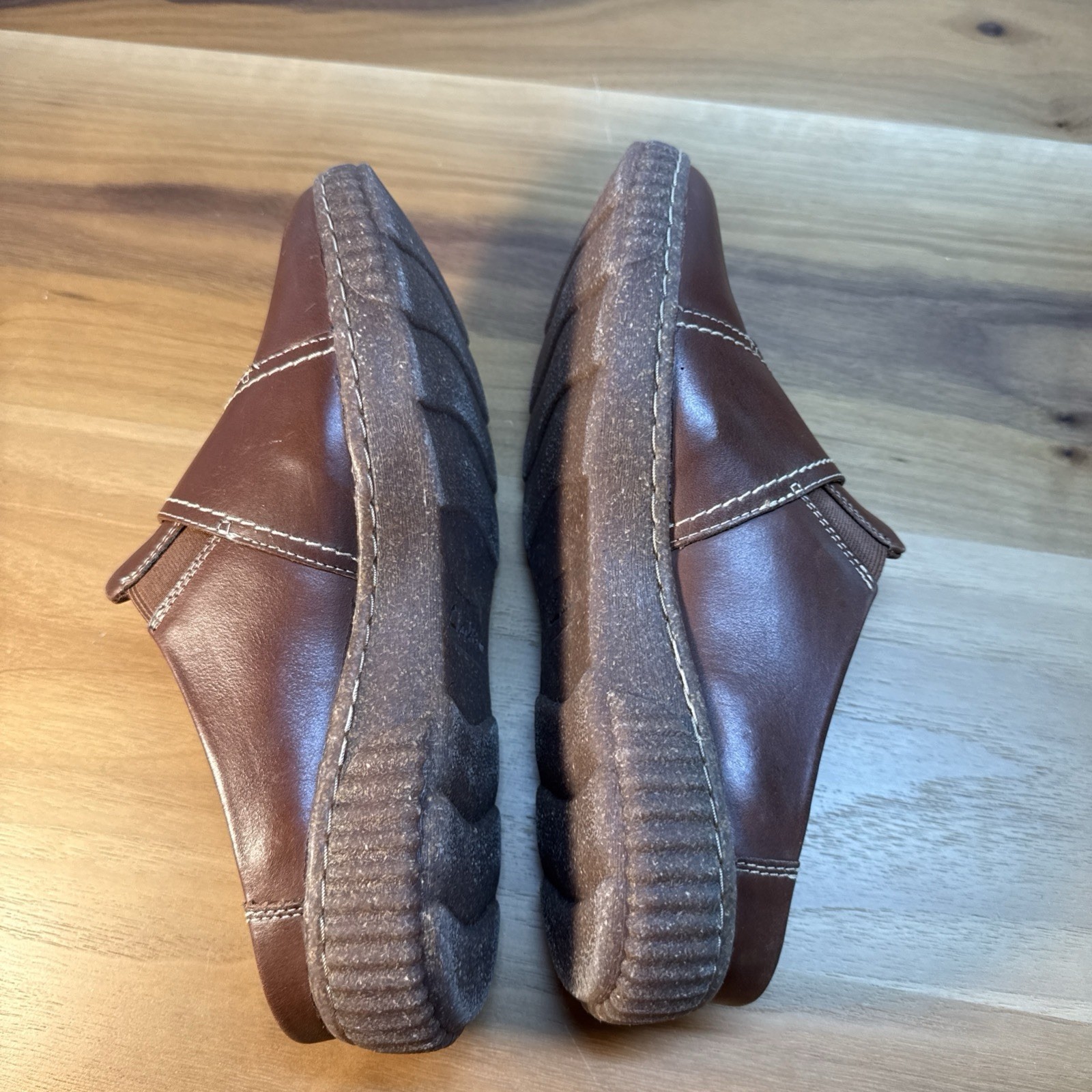 Clarks Women’s Caroline Bay Leather Clogs Mules Shoes size 8.5 Brown Comfort