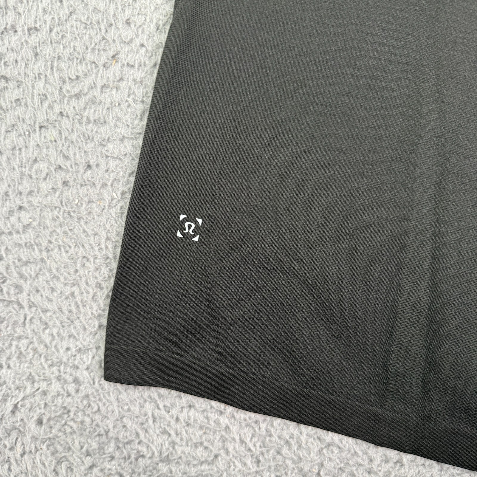 Lululemon Shirt Mens S Black Metal Vent Tech Performance Gym Short Sleeve MIA 5K