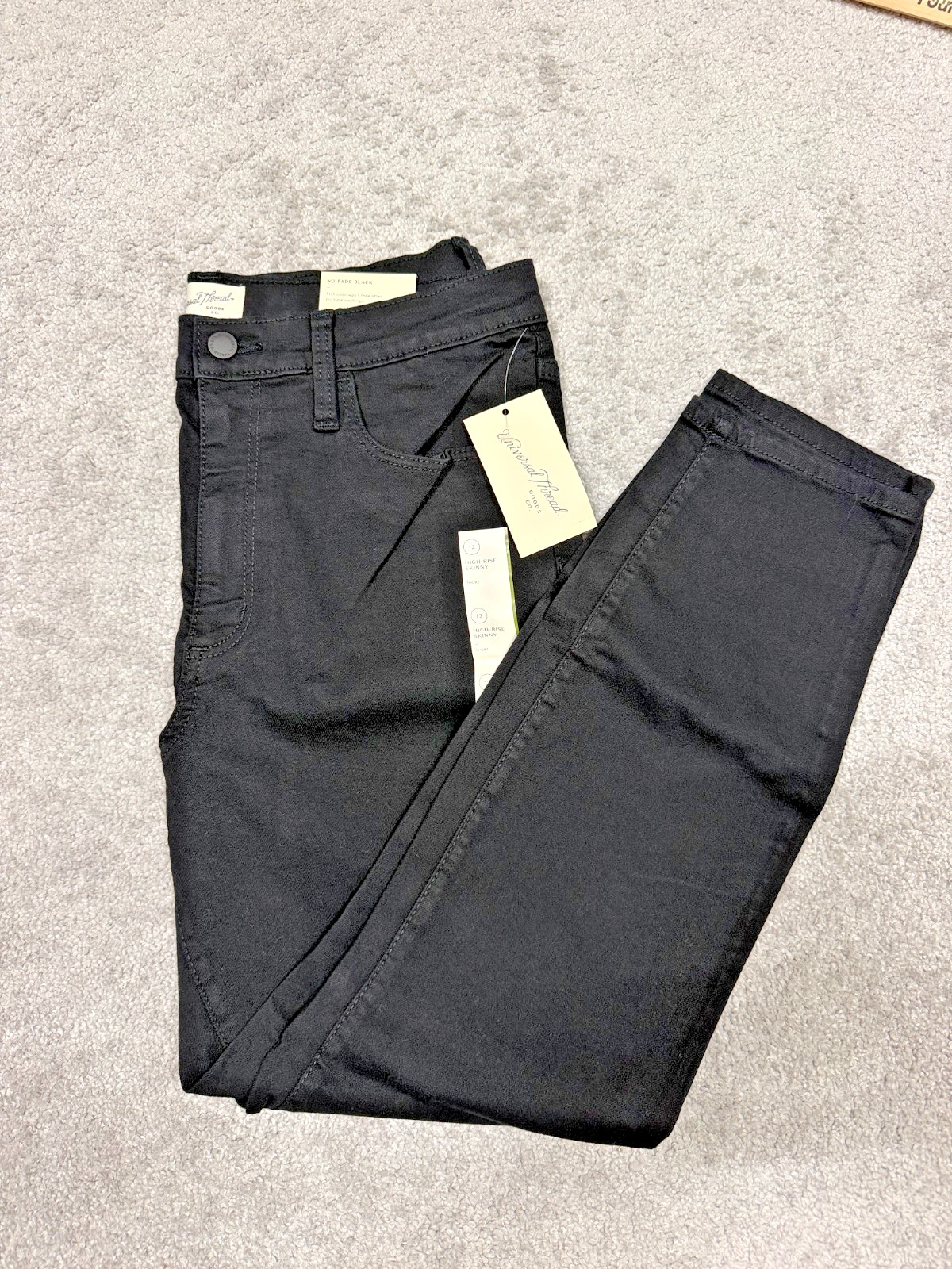 Universal Thread Women’s Sz 12S High Rise Skinny Jeans Stretch No Fade Black