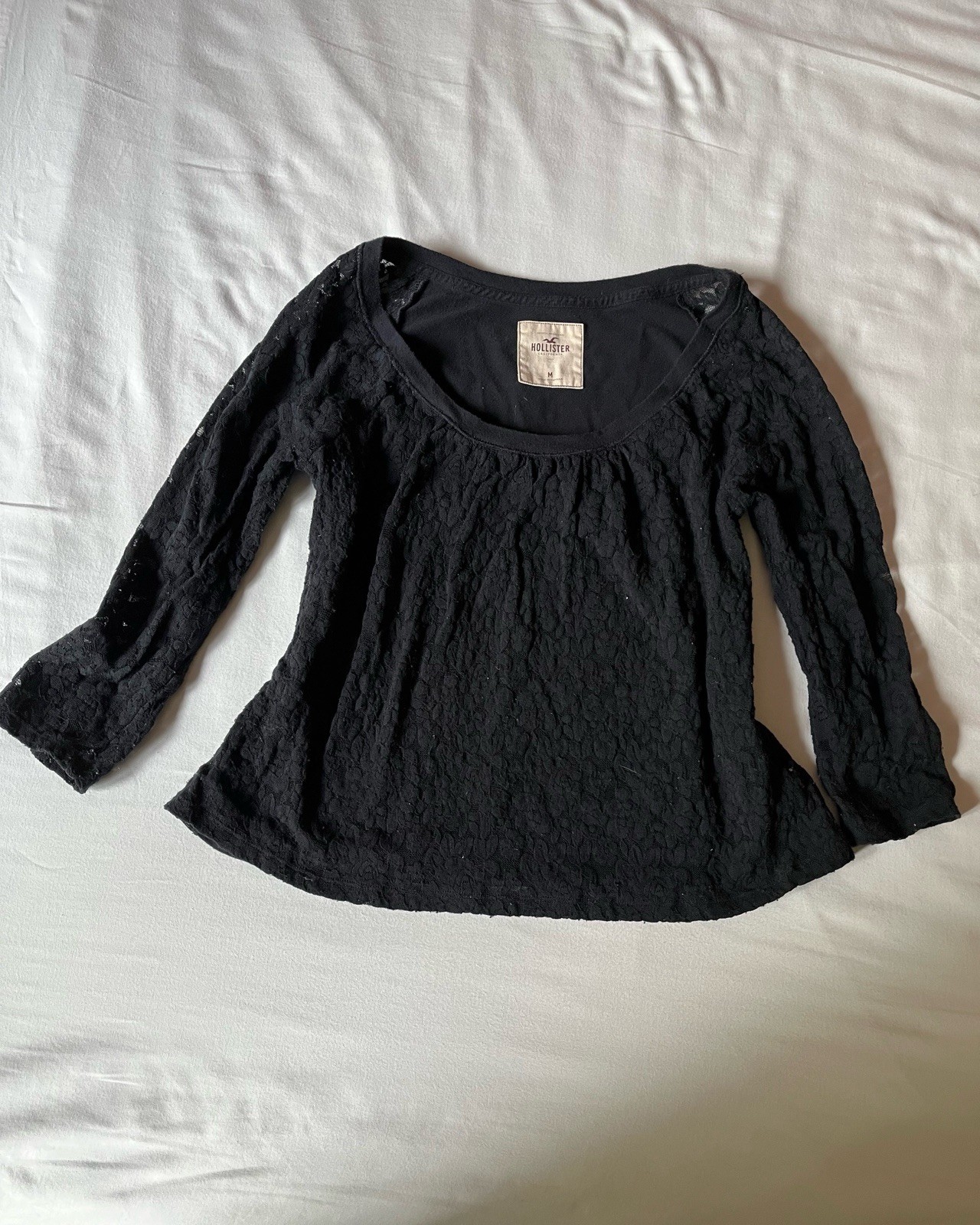 Hollister Navy black Floral Lace 3/4 Sleeve Crop Top Women’s Size Medium