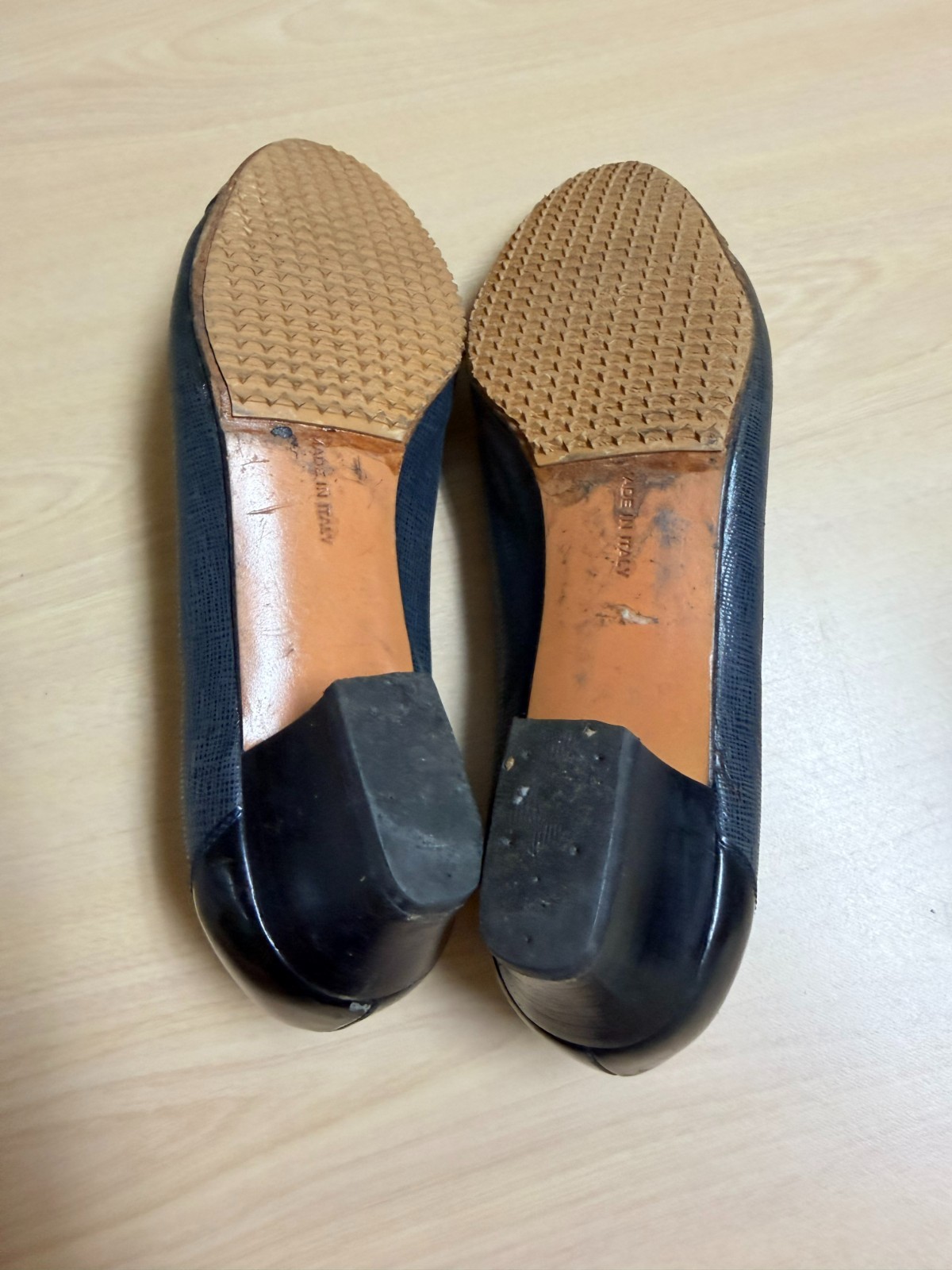 Salvatore Ferragamo Navy blue leather shoes size 7.5 B
