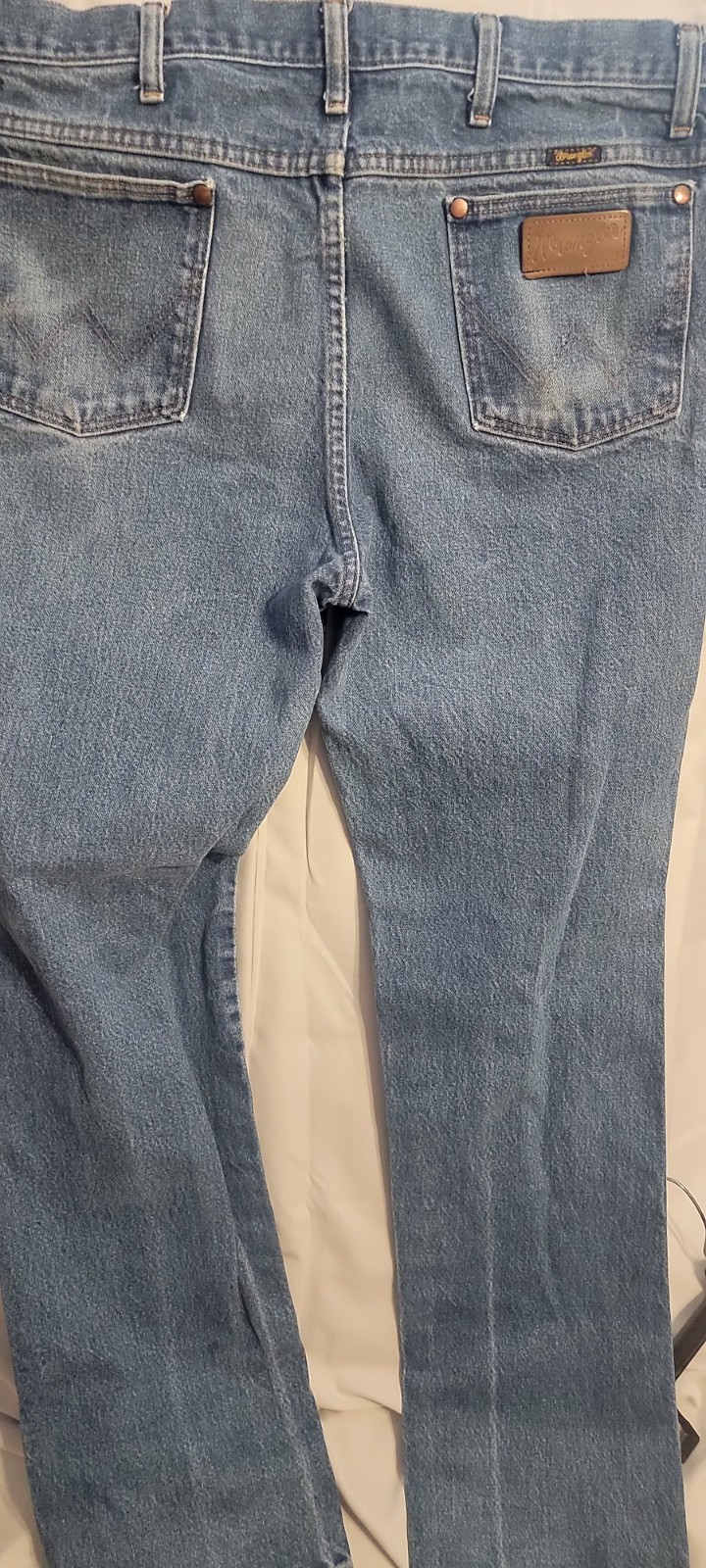 Vintage 70s Wrangler Men’s Straight Leg Denim Jeans 936DEN (Slim Fit)