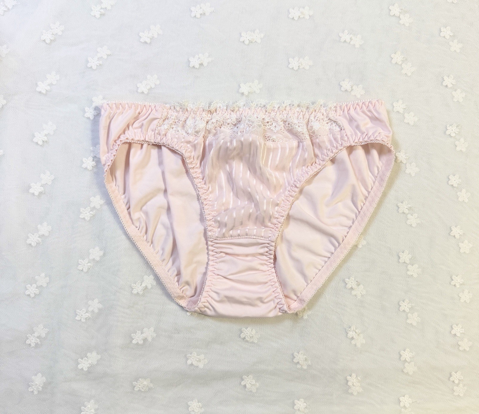 US-34B/JP-C75 Japanese Brand Cute Rose Embroidery Pink Bow Bra and Panty Set