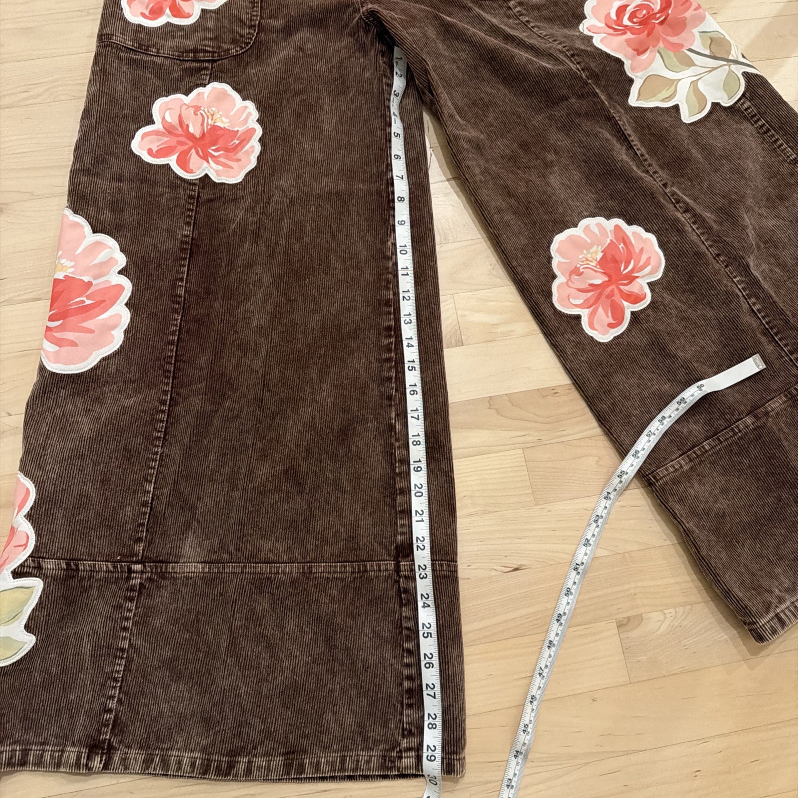 Davi & Dani Washed Corduroy Pants with Printed Patch Flowers in Brown Size M NWT