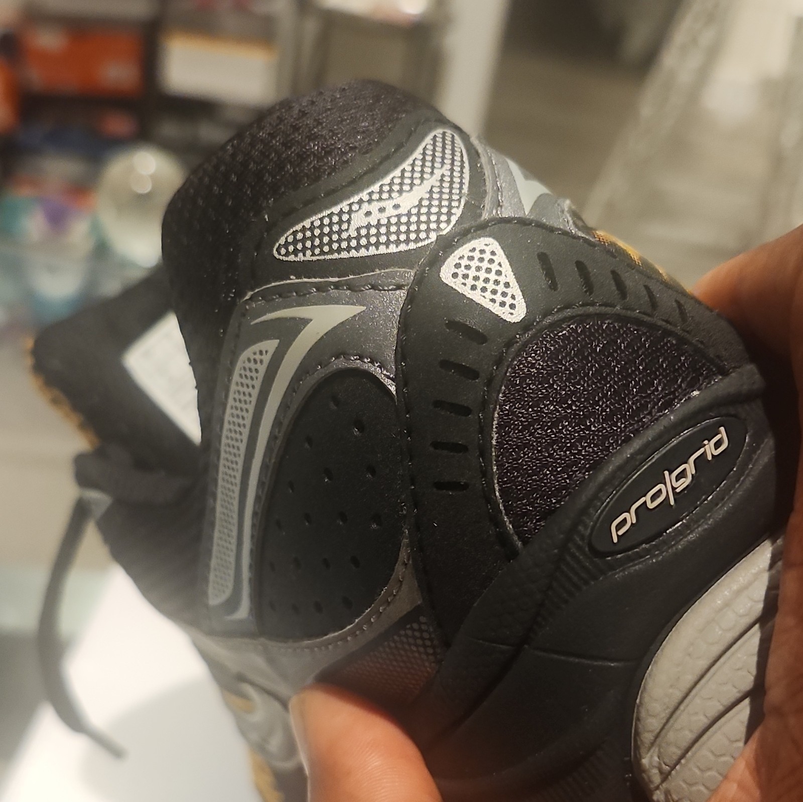 Saucony ProGrid Omni 9