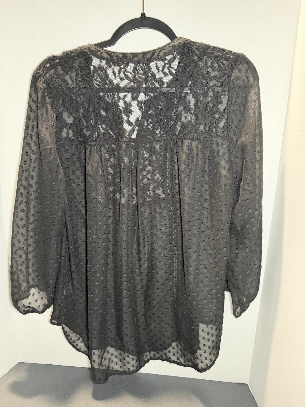 danielrainn Women’s L Black Sheer Lace V-Neck 3/4 Sleeve Pullover Blouse