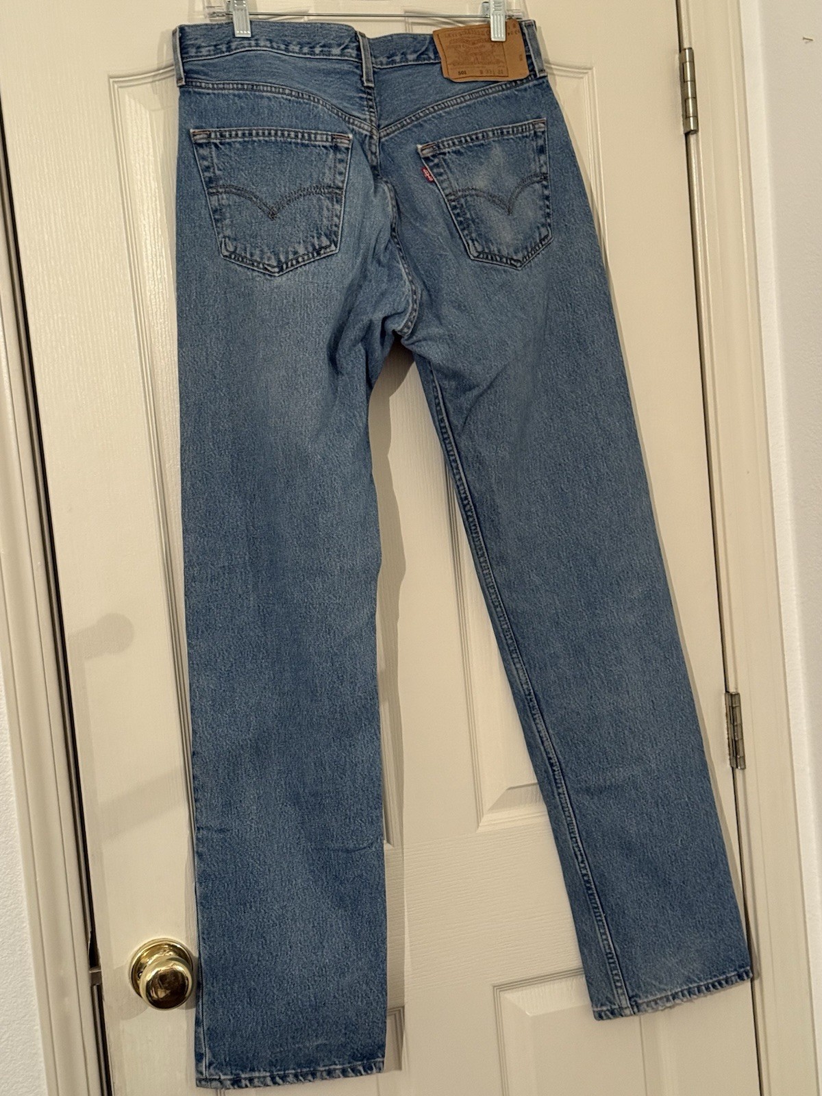 Vintage 1999 Levi’s Men’s Blue Denim Jeans Straight Fit Button Fly size 33X34