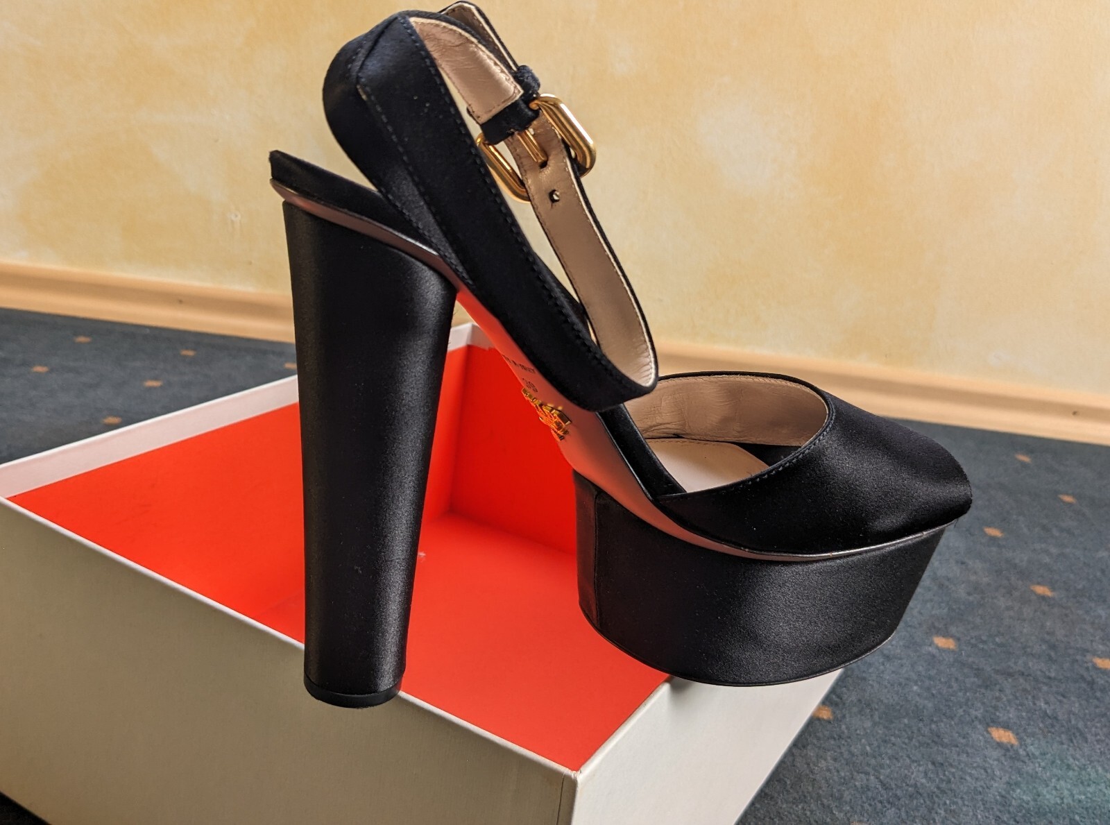 Prada Pumps • Satin • Black • Open Front • 39/6 • 14cm • Absolutely Mint Condition!