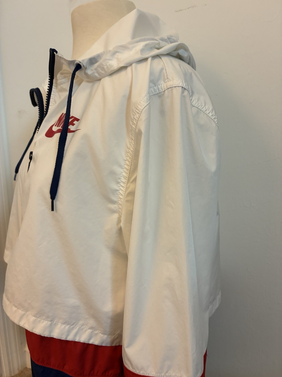 Nike Windrunner Jacket Womens Medium White Blue Red Hooded Full Zip Windbreaker