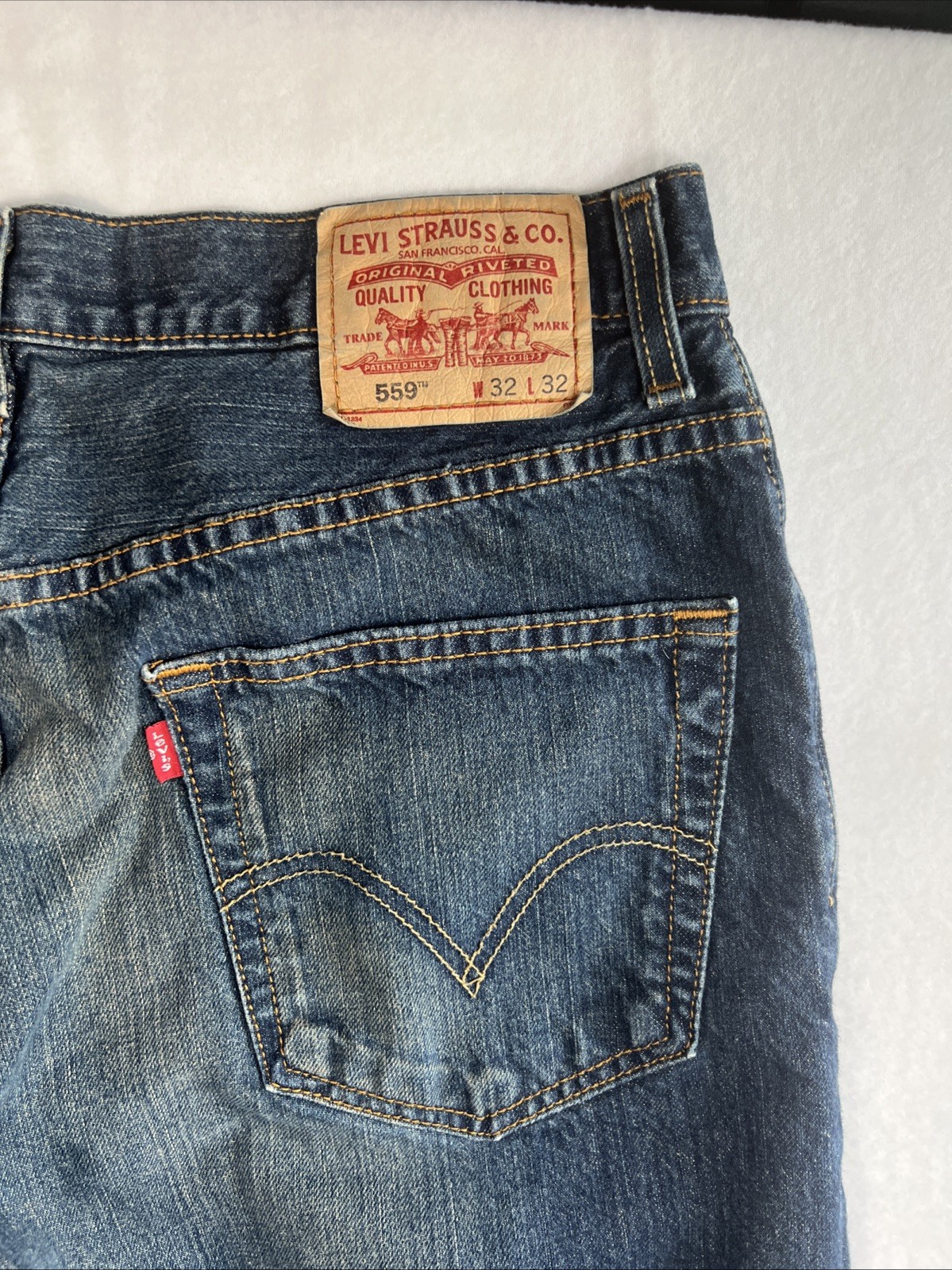 Levi’s 559 Men’s Jeans 32 Relaxed Fit Straight Leg 100% Cotton Medium Wash Blue