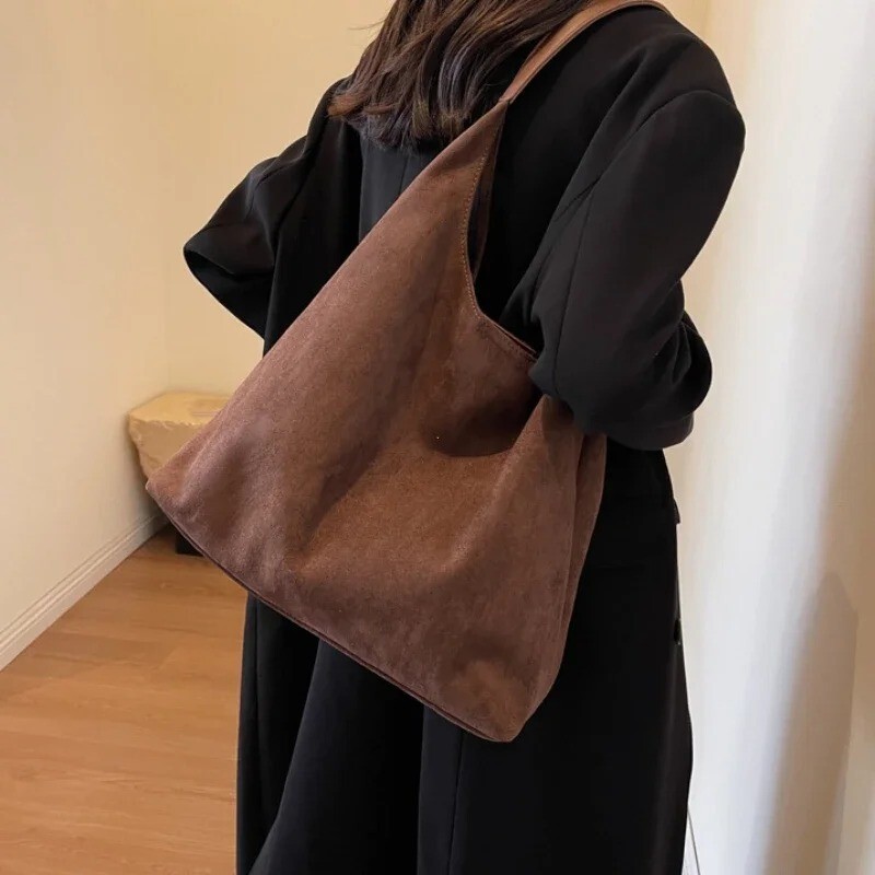 Vintage Women’s Bag Large Capacity Suede Shoulder Bag Casual Commuter Retro Bag