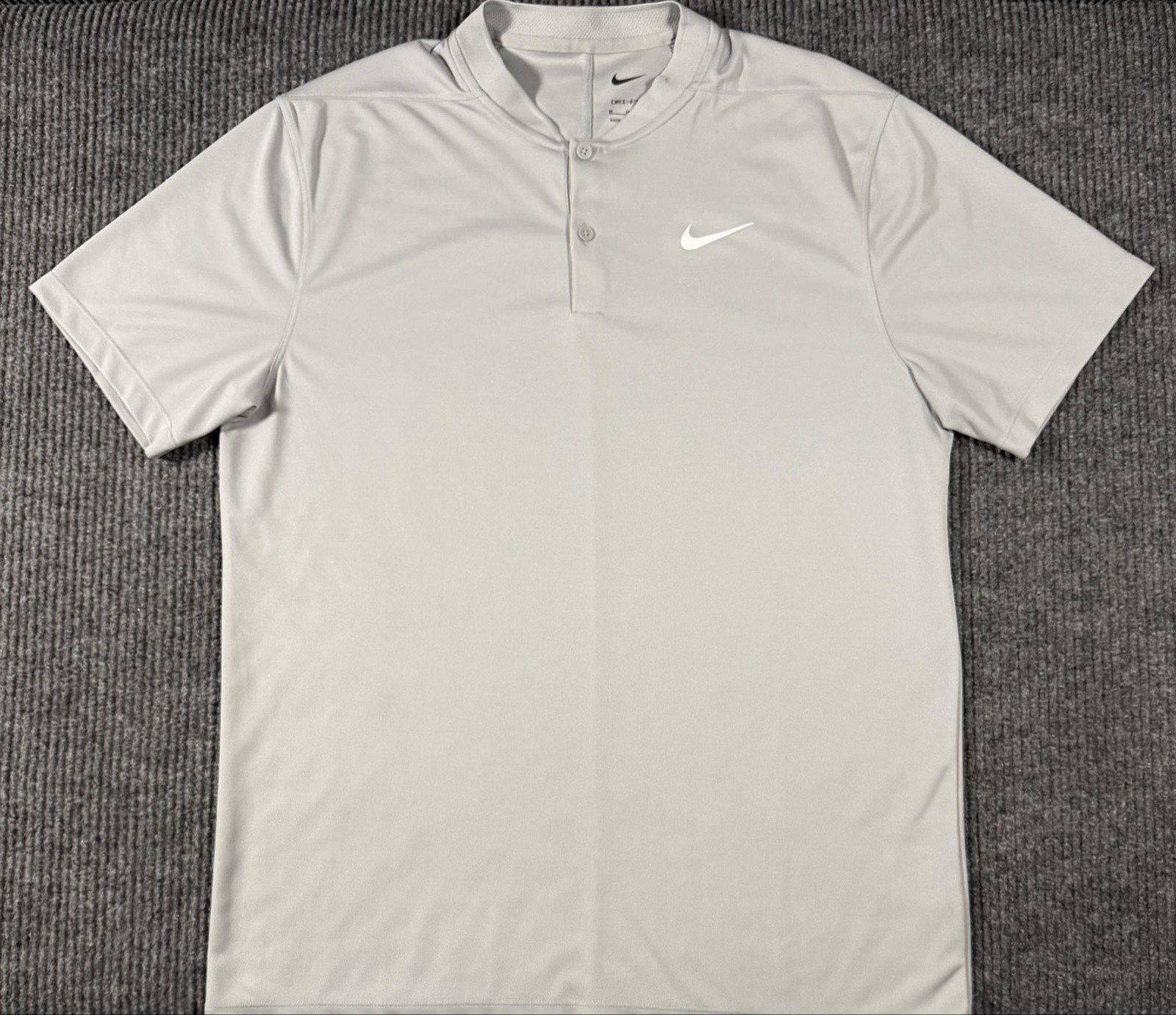 Nike Dri-FIT Polo Shirt Mens Medium Victory Blade Collar Golf Short Sleeve Gray
