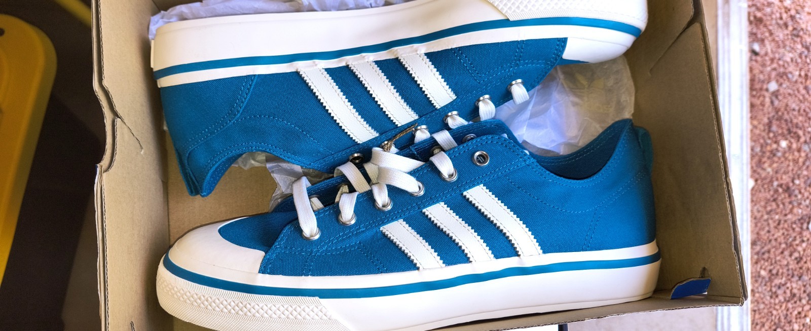 New Adidas Originals Nizza RF 74 Low-Top Sneakers in a Men’s Size 11.