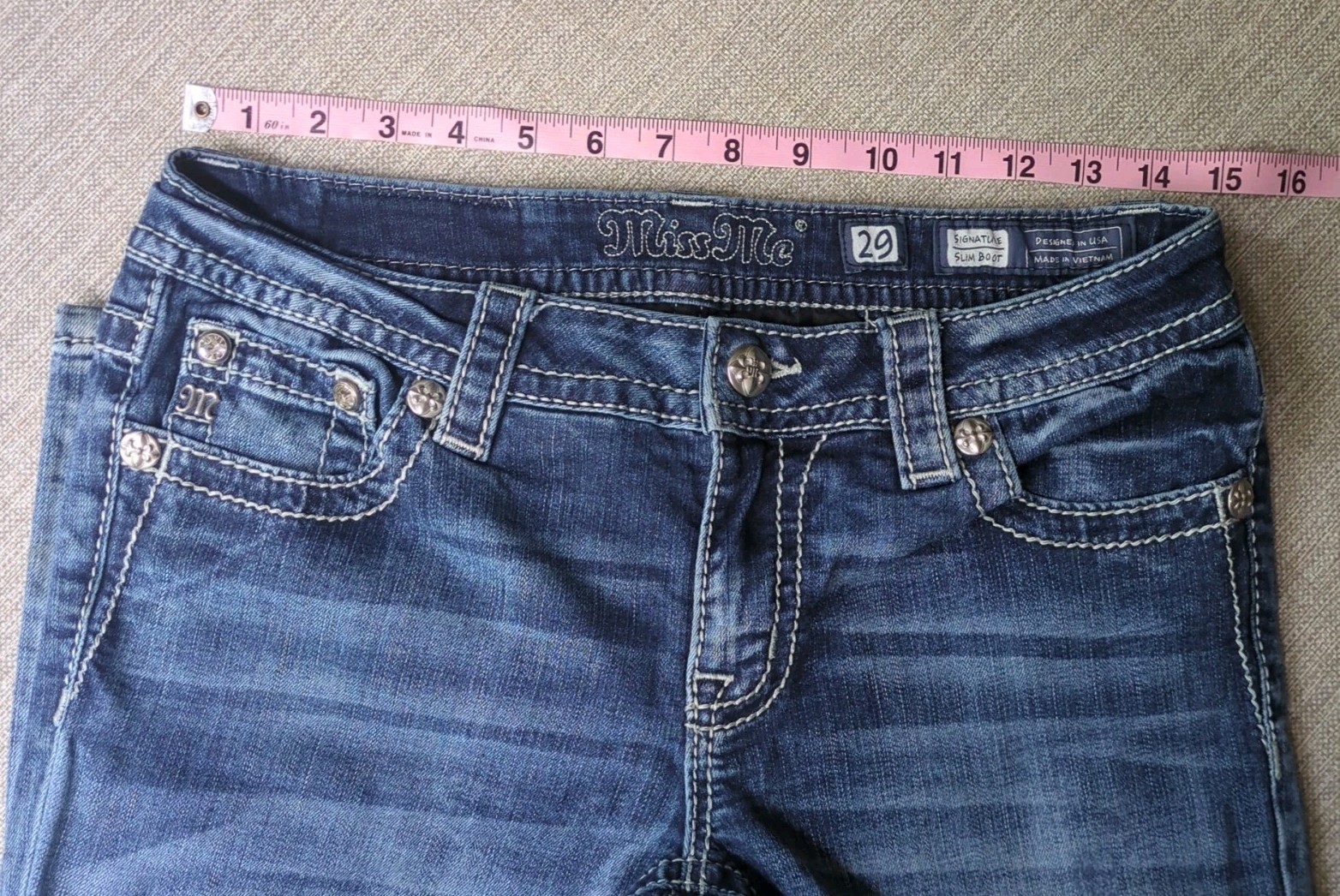 Miss Me Signature Slim Boot Low-Rise Women’s Jeans 29×30 Embellished Rhinestone