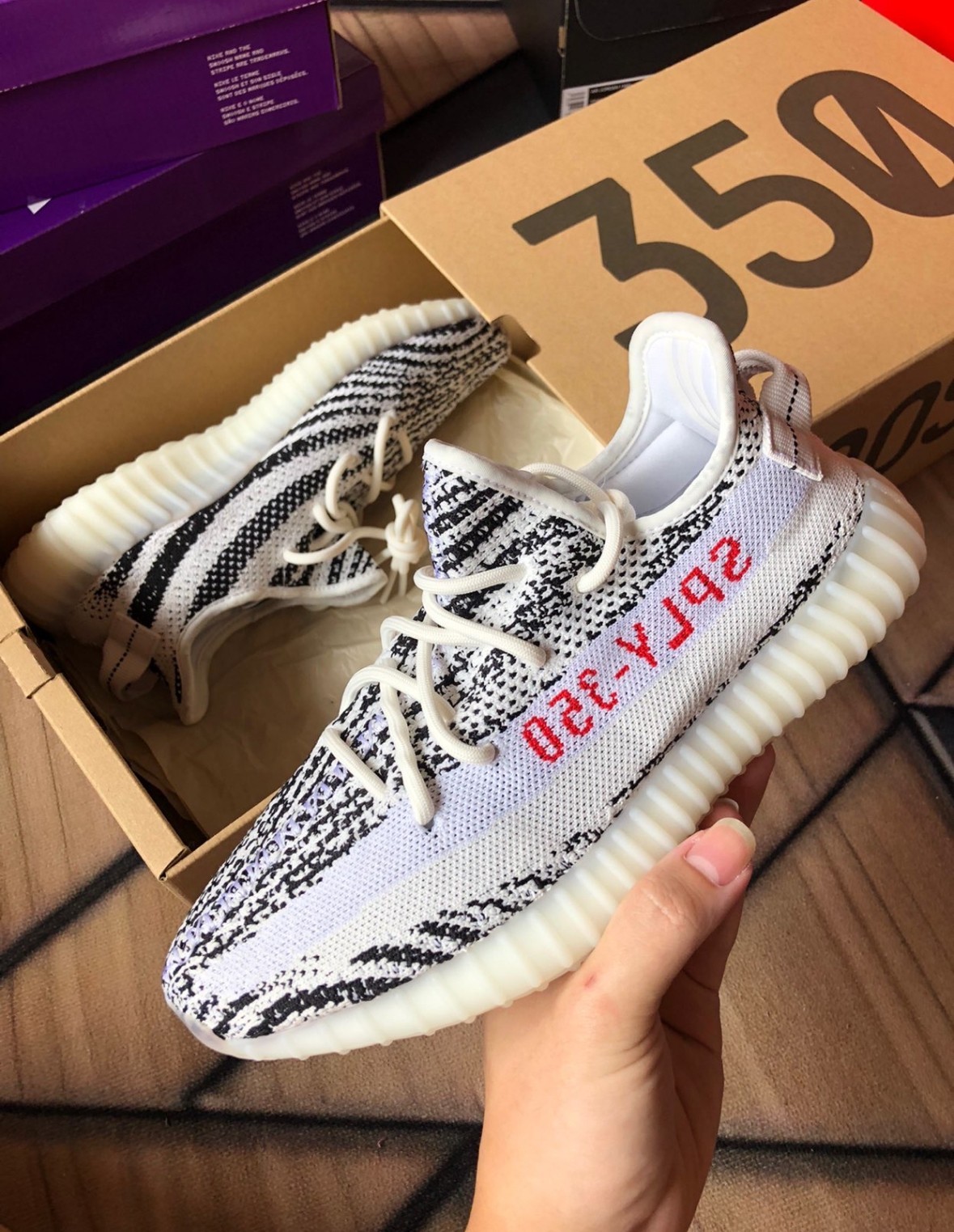 adidas Yeezy Boost 350 V2 Zebra sneaker CP9654 Men’s Size 7-10 (deadstock)