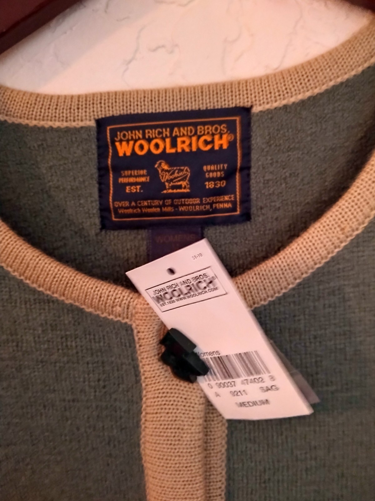 Woolrich 100% Wool Tree Button Sweater Vest Women’s M Countryside Pockets