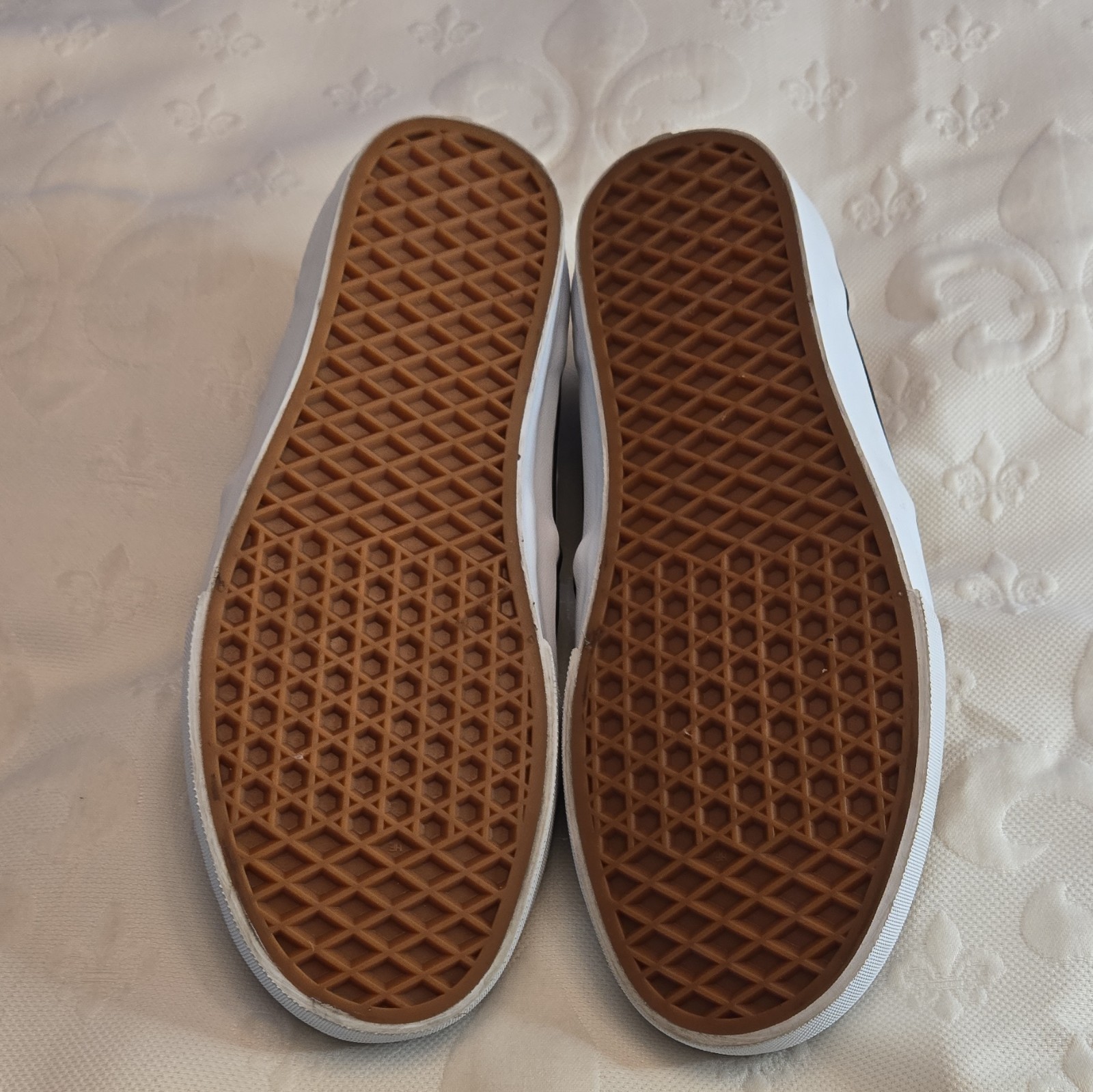 VANS Men’s Slip-On Casual Shoes Brown Canvas Upper Rubber Sole US 8 Logo