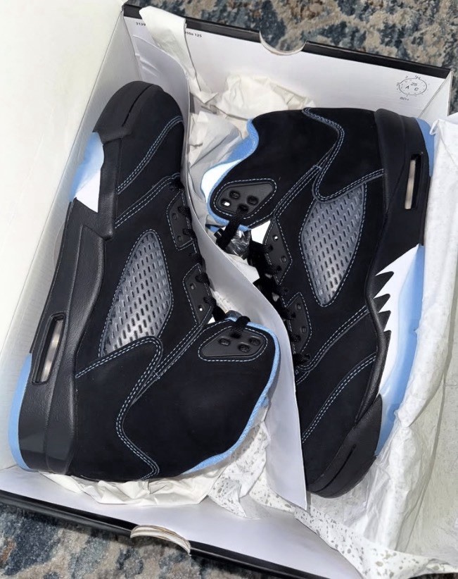 Jordan Air Jordan 5 Men’s Black Mid Top Lace-Up Basketball Sneakers NIB