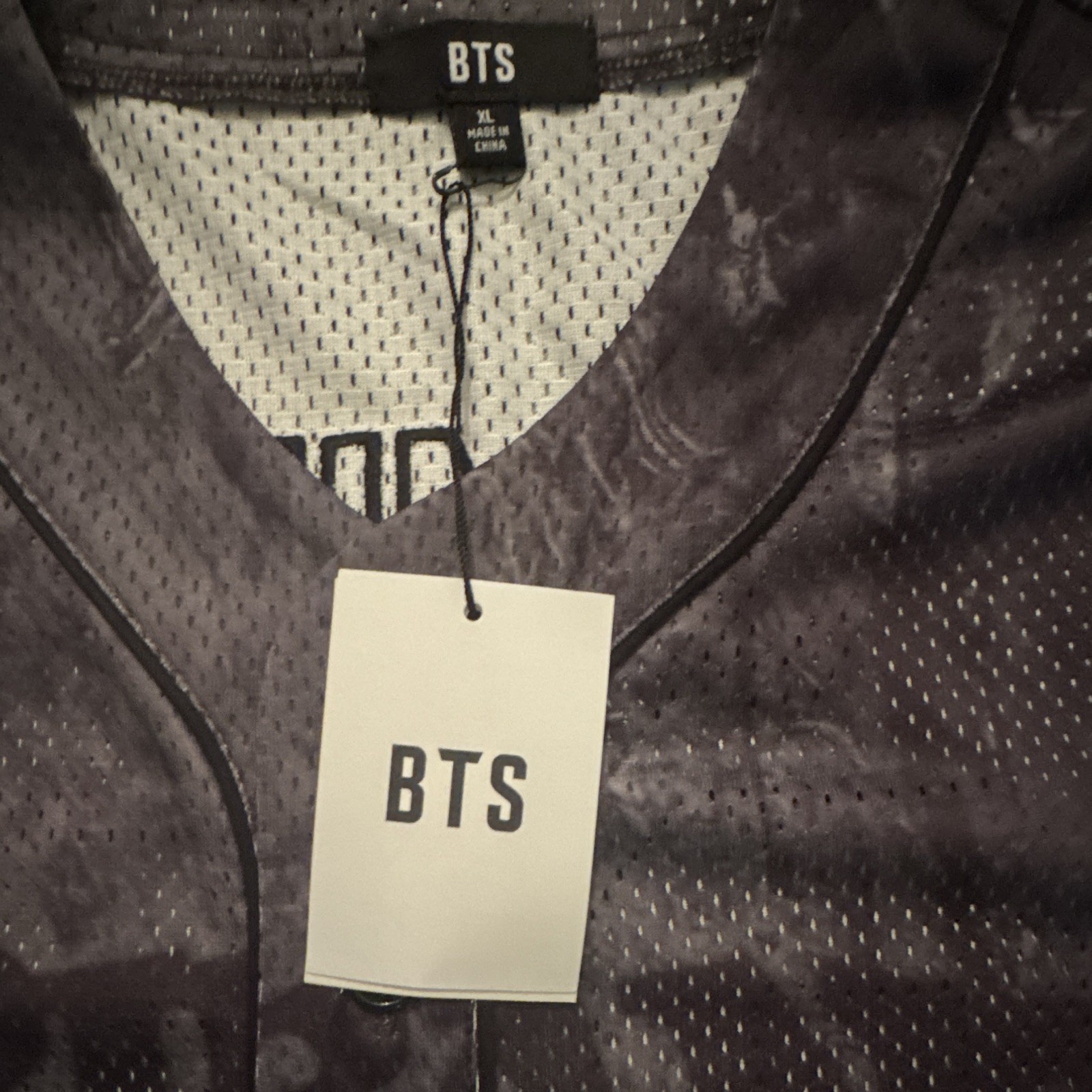 BTS Arirang Jimin 95 Mesh Button Baseball Jersey Men’s XL Black/Gray V-Neck