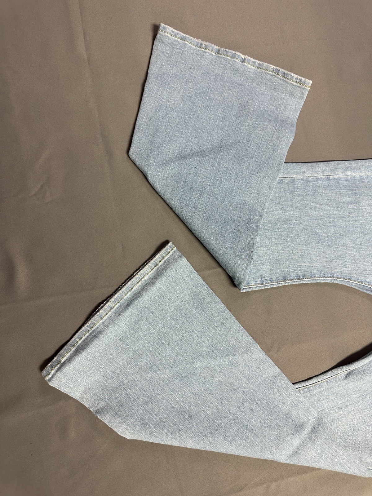 New Levi’s 726 High Rise Flare Women’s Jeans Different Route – Light Wash 32×30