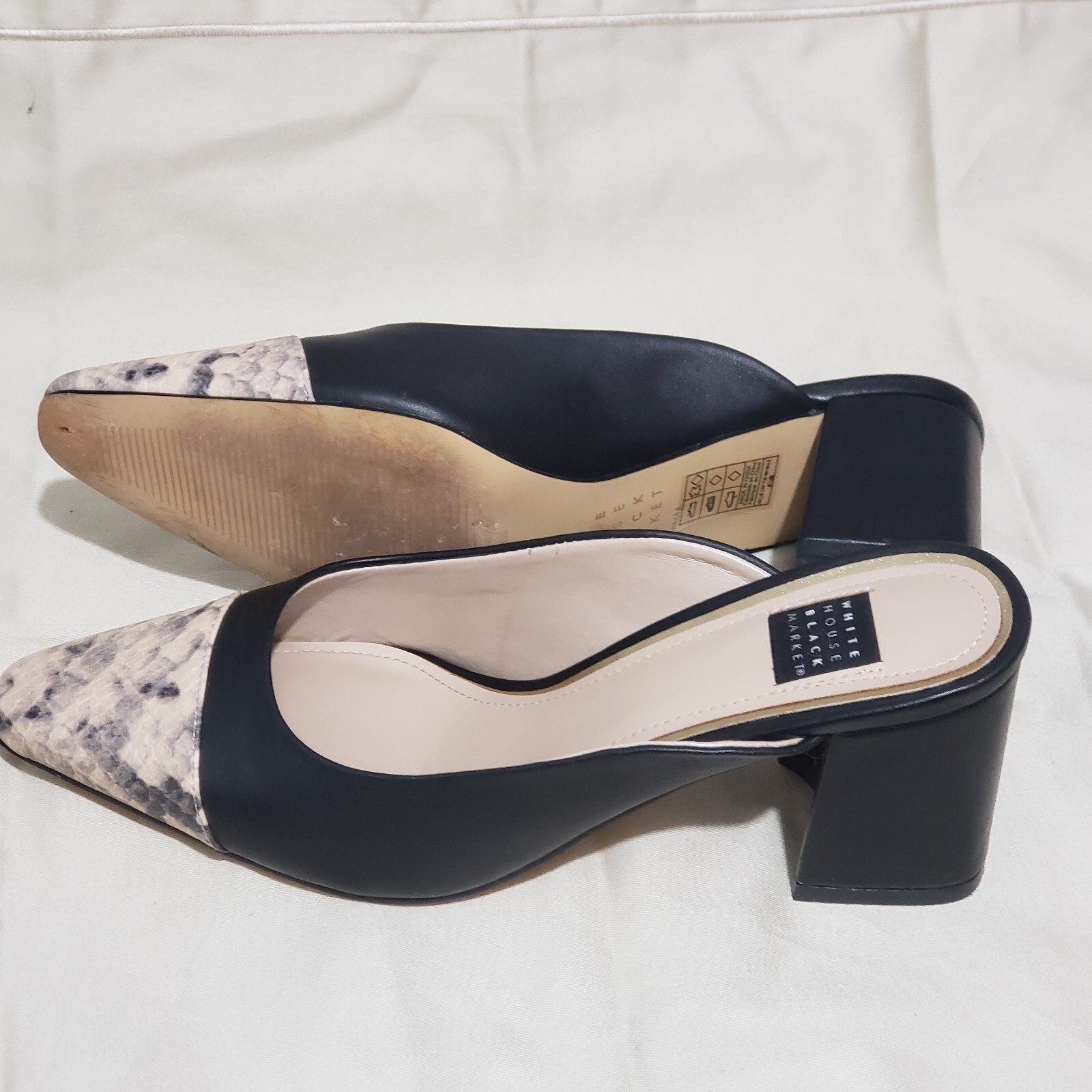 White House Black Market Black/Beige Snake pattern Leather Cap Toe Mules 6,5M