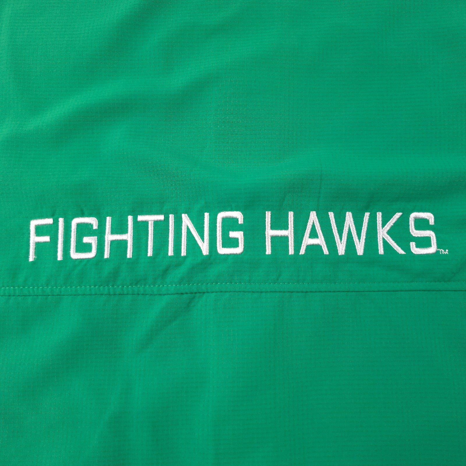 NWT North Dakota Fighting Hawks NCAA Men’s XL Button-Up Shirt Green ProEdge