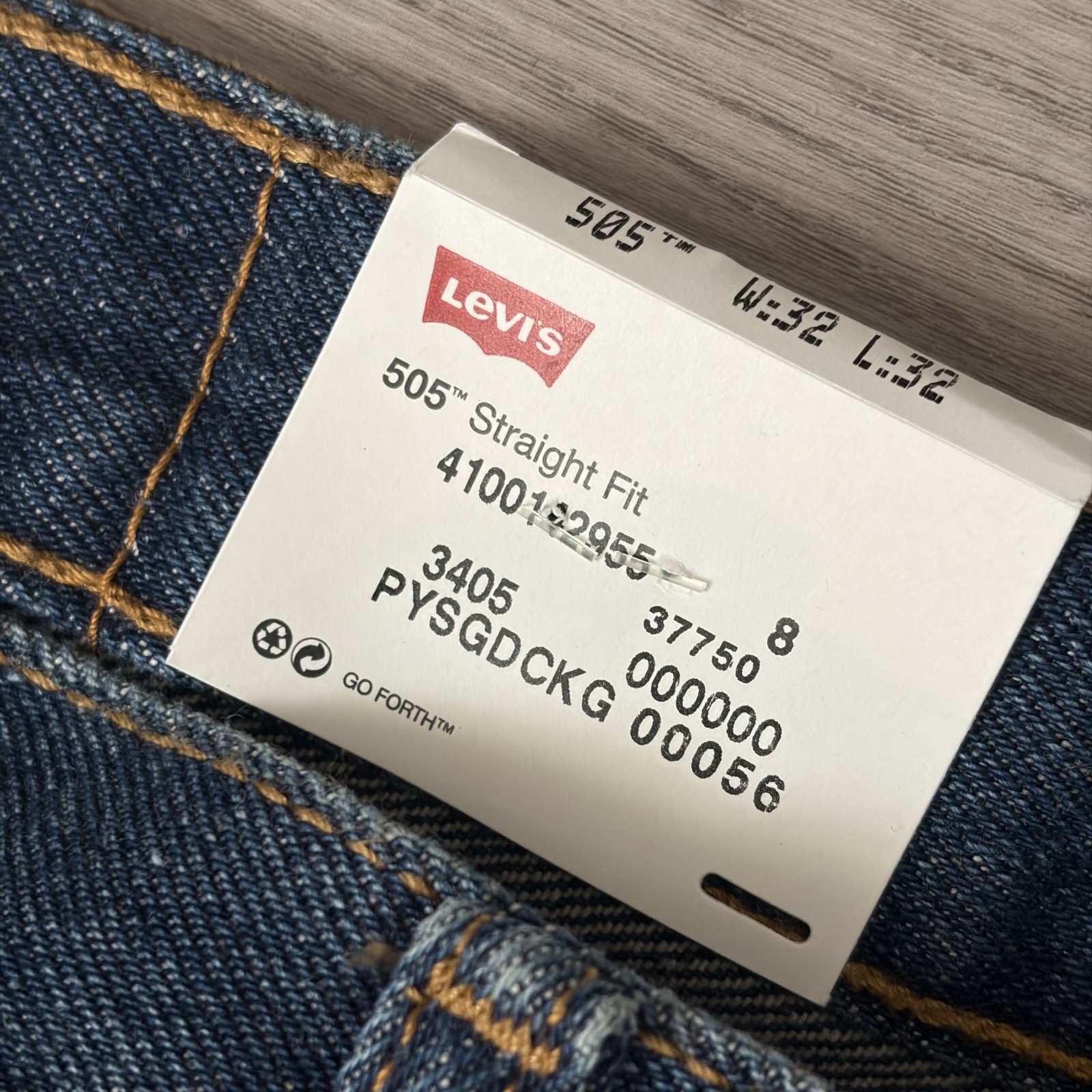 NOS VTG Levi’s 505 Straight Fit Medium Stonewash Denim Blue Jeans 32×32