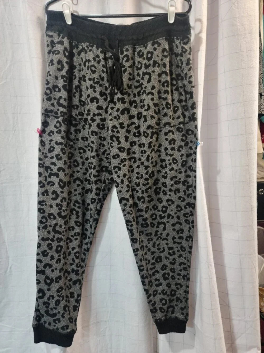 Time and Tru Ladies Black/Gray Leopard Print Leggings, SizeXL-(16-18)