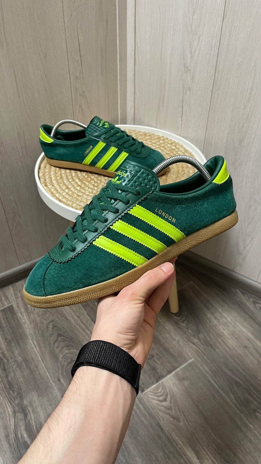 Adidas London Men’s US 9.5 EU 43 1/3 Green Lime Suede Gum G44159