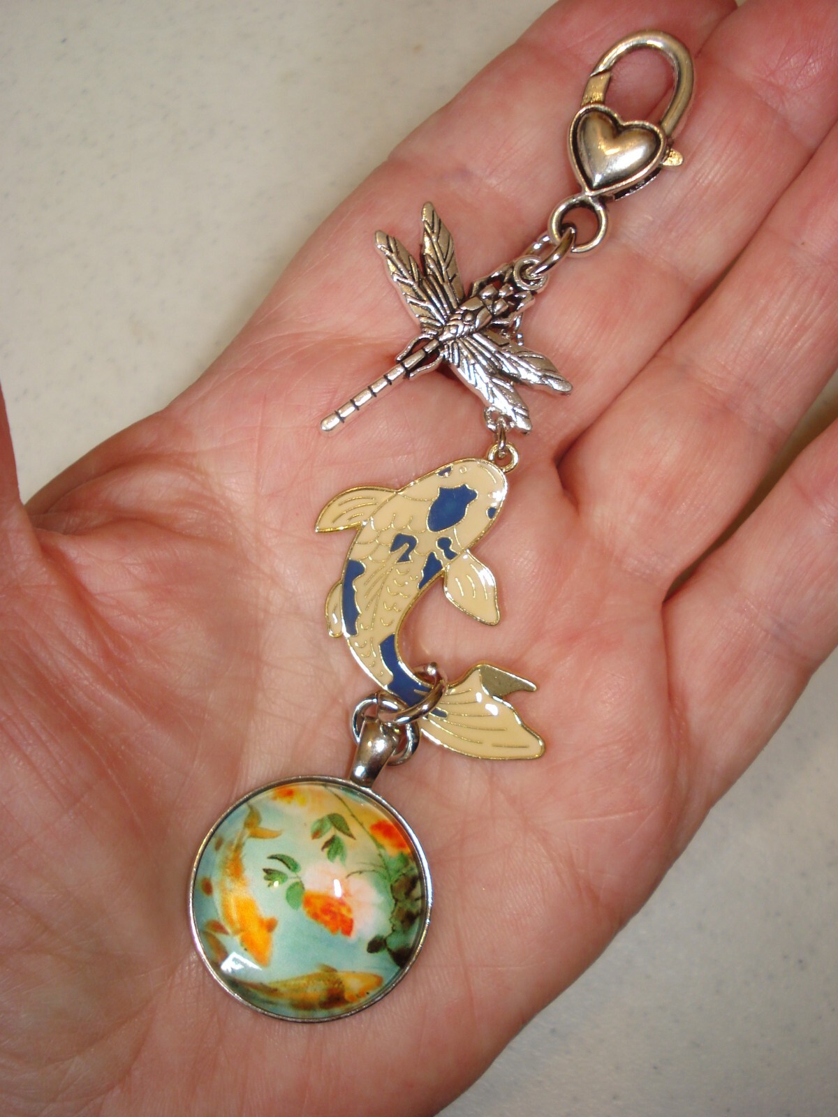 4 3/4″ Drop Cabochon, Koi Fish Chasing Dragonfly Heart Key Ring Dangle Glitz #2