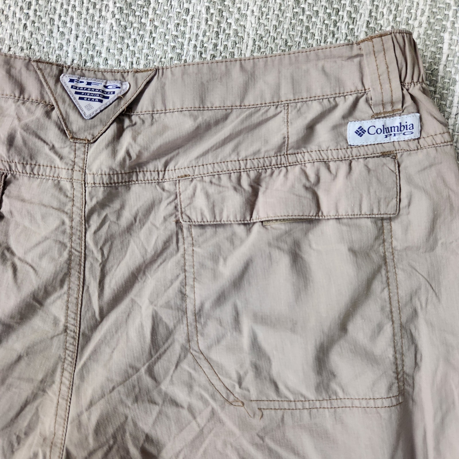 Columbia PFG Omni-Shade mens Beige Solid Cargo Shorts Size 38 Regular