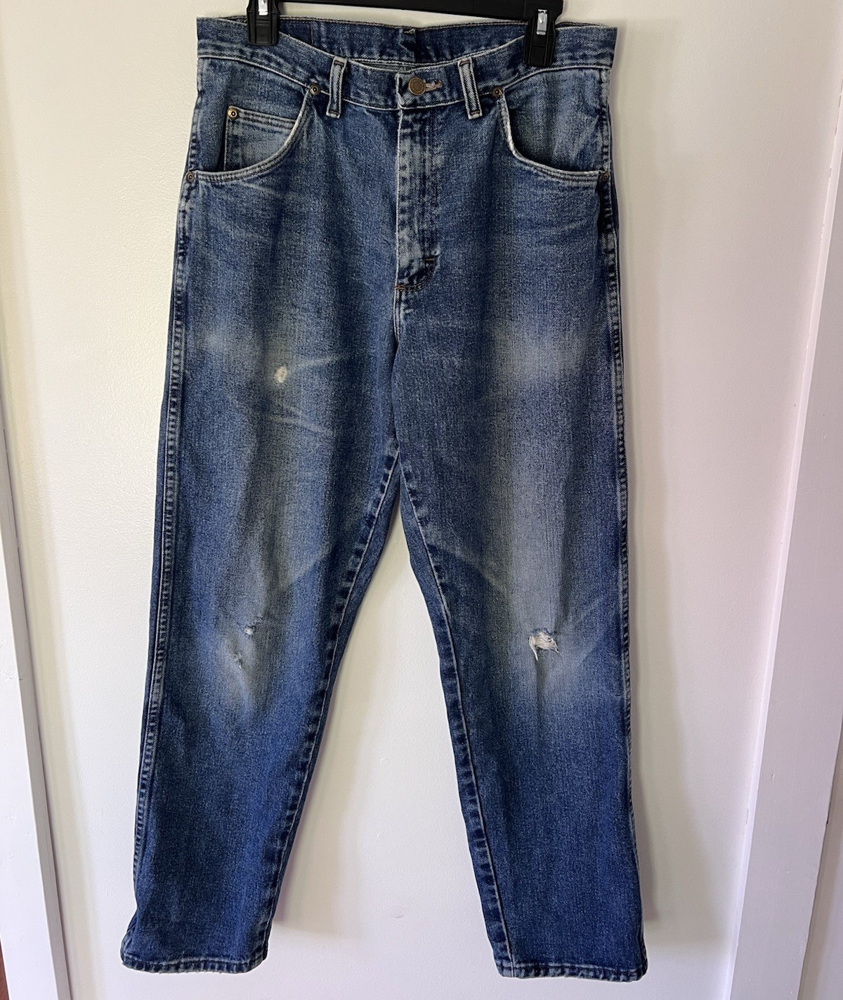 Vintage Wrangler Authentic Men’s Blue Medium Wash Denim Straight Jeans Mid Rise