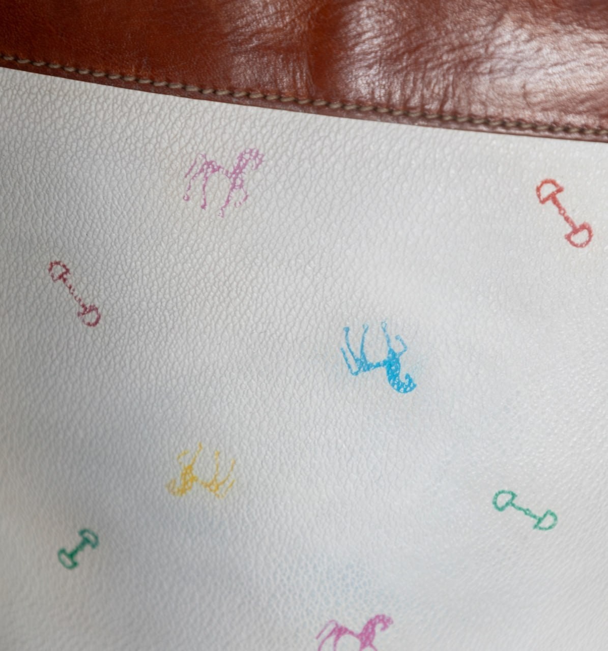 Rare Vintage Petusco Spain White Leather Bucket Bag – Colorful Horse Print
