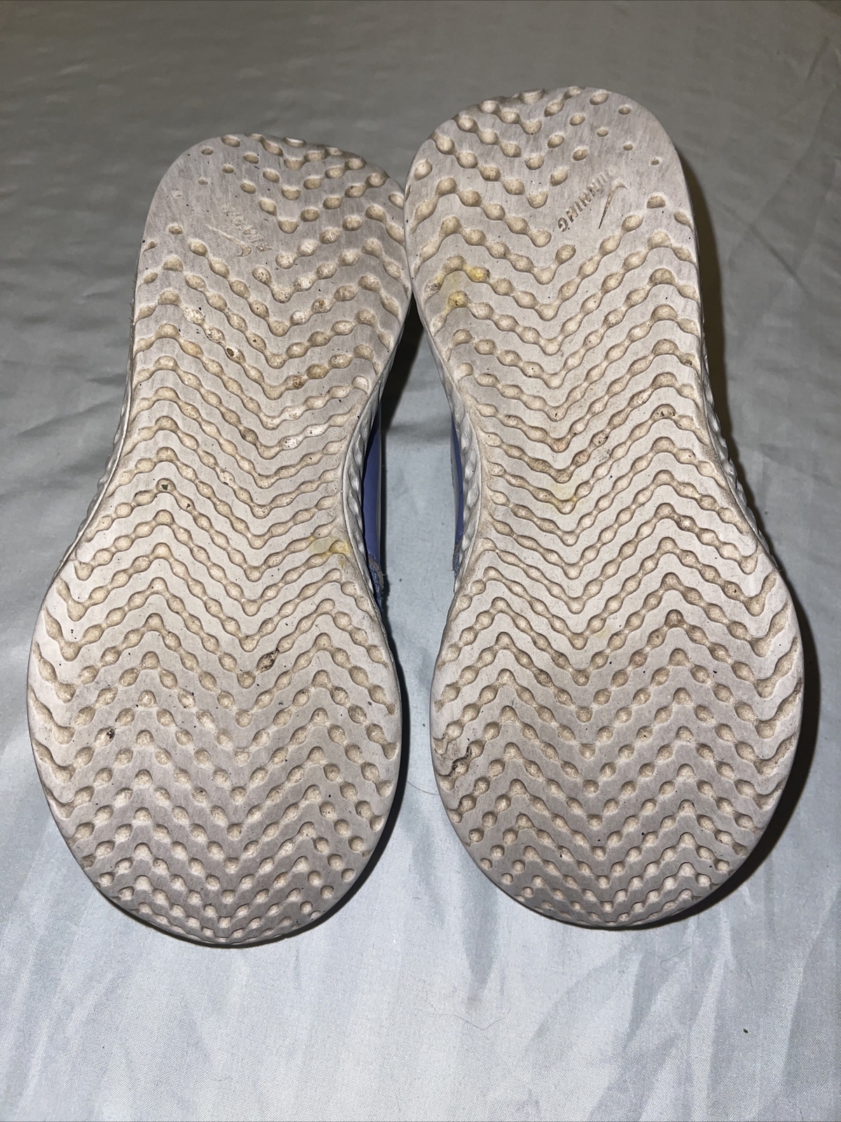 NIKE REVOLUTION 5 SZ 13.5C LIGHT THISTLE WHITE CHARDON LEGER PSV BQ5672-500