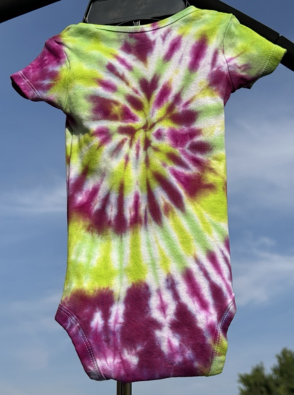 12M Green/Purple/White Tie Dye Short Sleeve Cotton Onesie Bodysuit