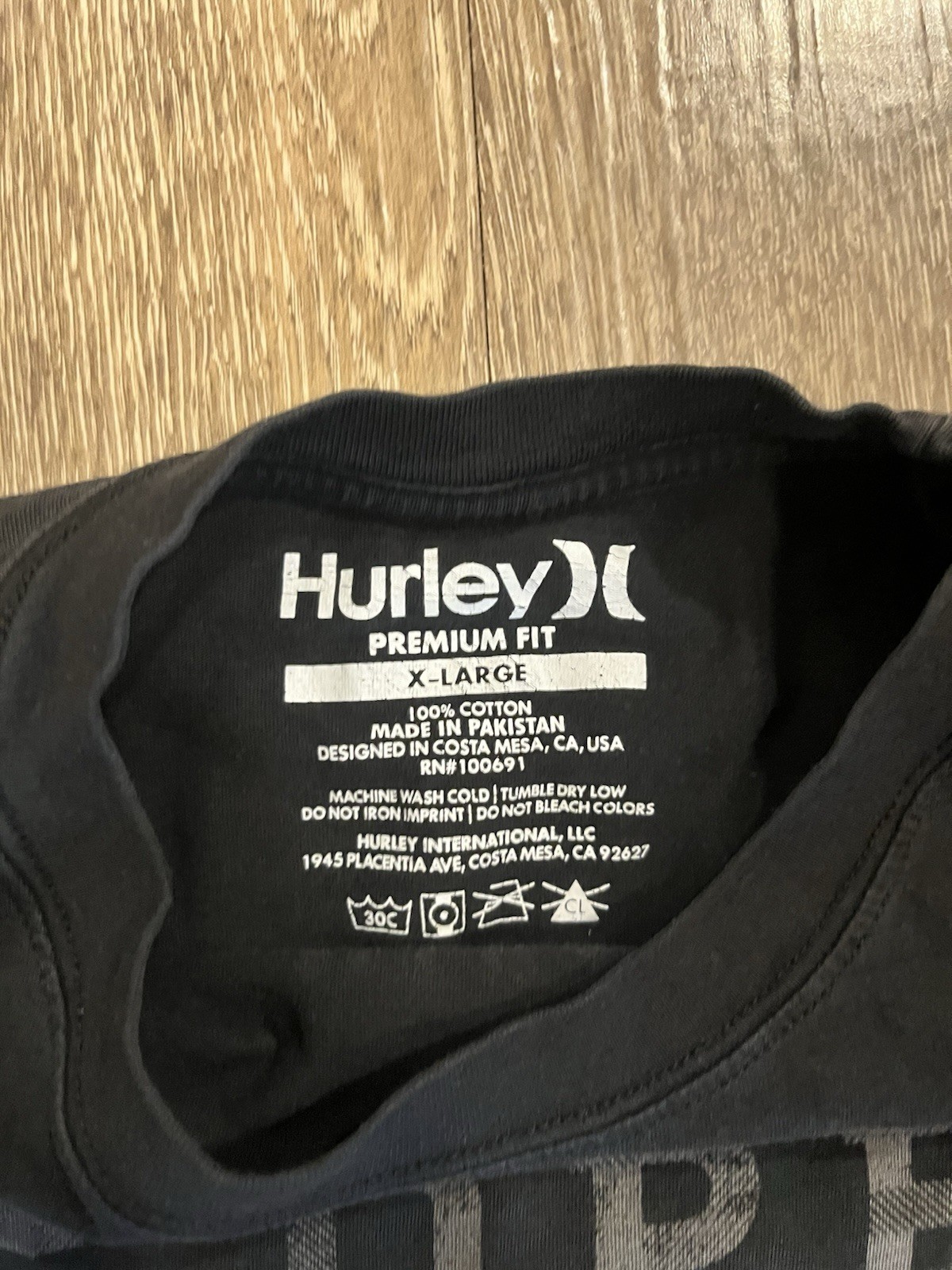 Hurley Men’s XL Black Premium Fit Crew Neck Short Sleeve Surfing Graphic Tee