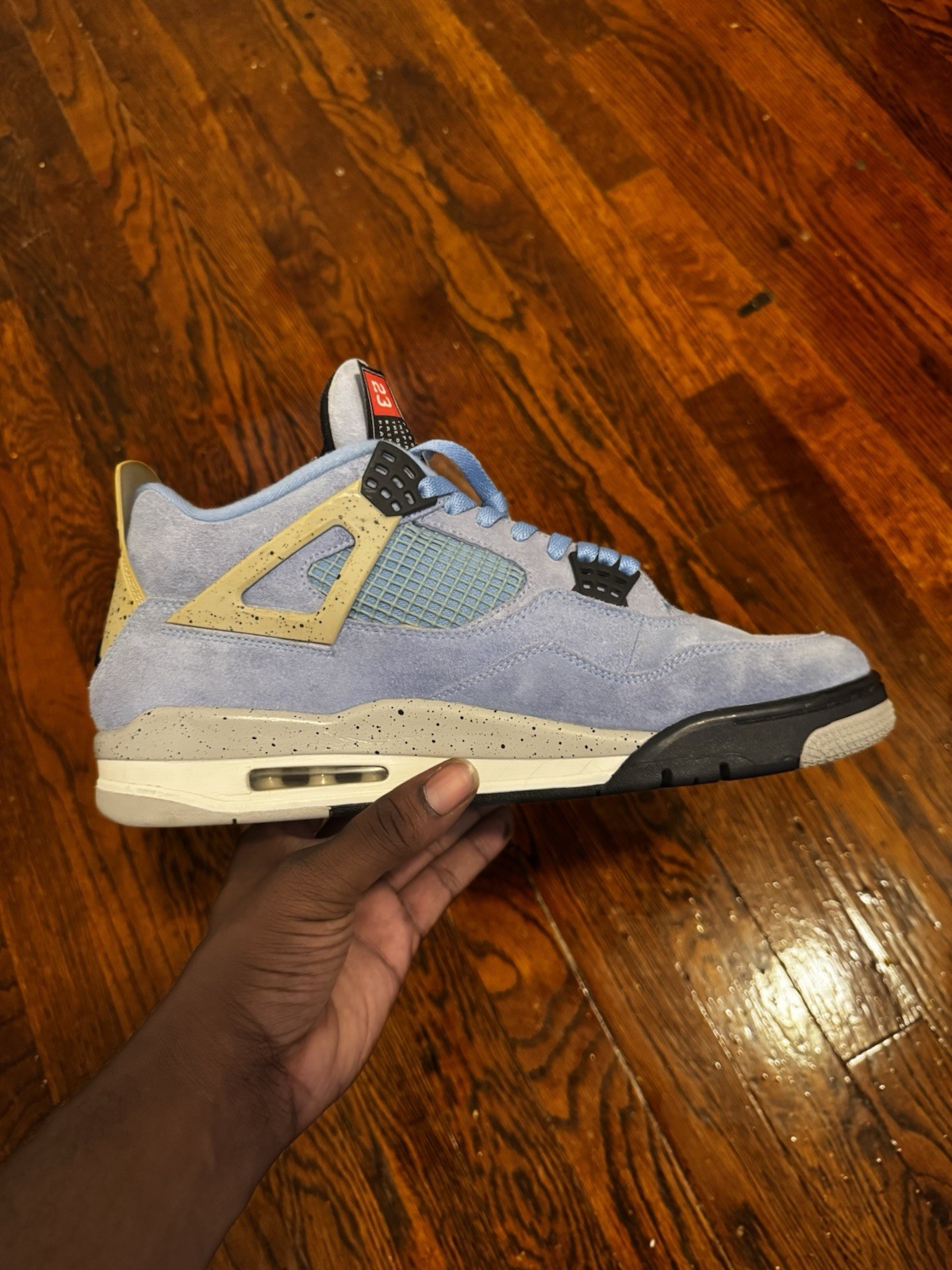 Air Jordan 4 Retro UNC
