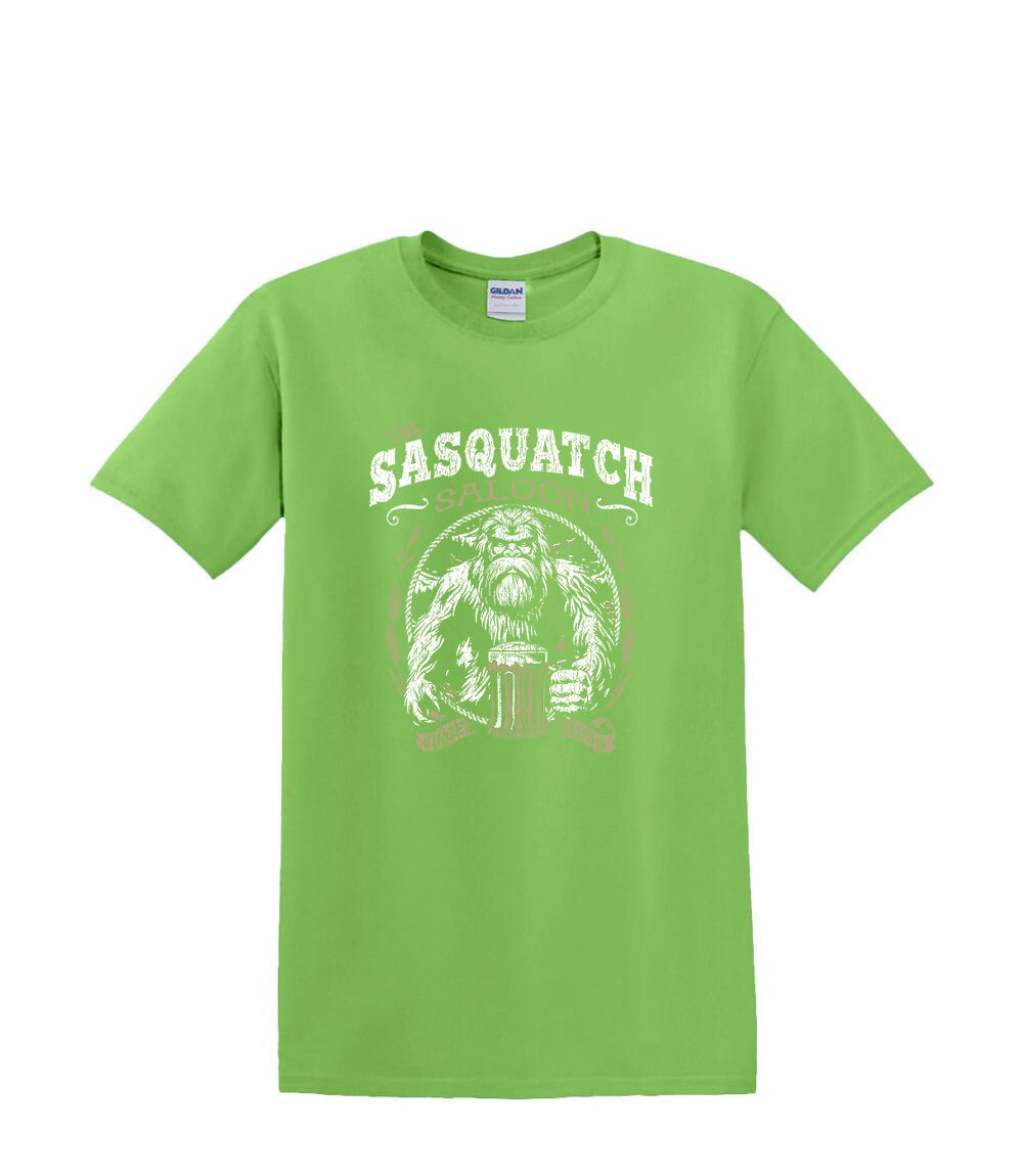 T-Shirt S to 2XL 3XL – SASQUATCH SALOON – BIGFOOT SASQUATCH FUNNY Adult